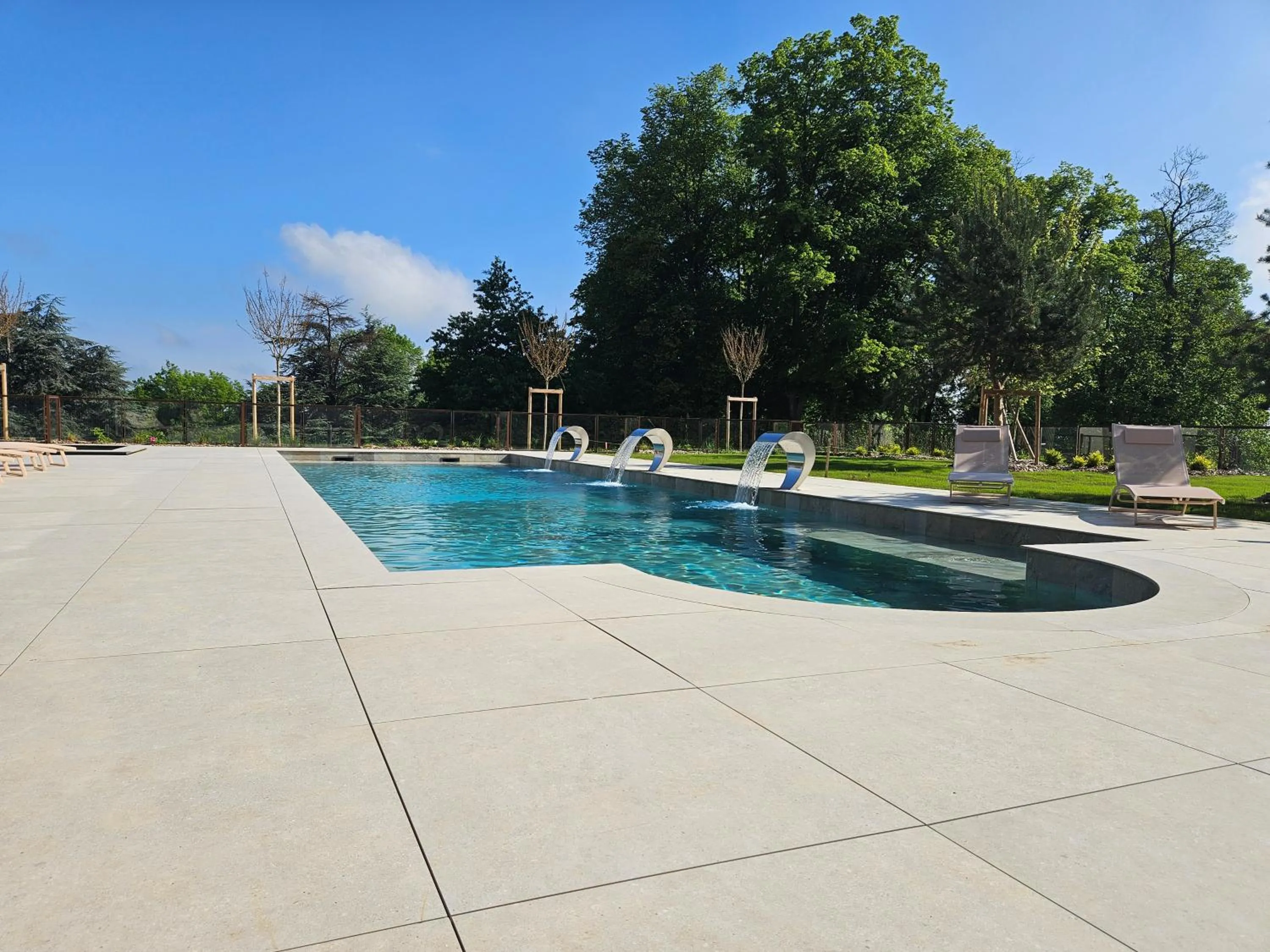 Swimming pool in Domaine de Dolomieu Hotel & Spa - BW Premier Collection