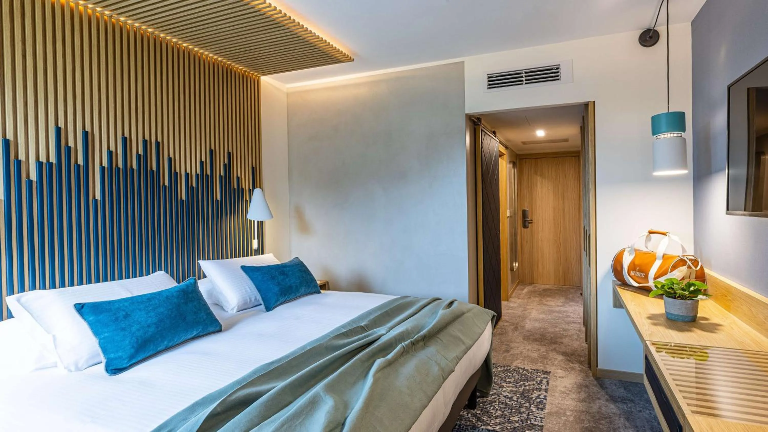 Bedroom, Bed in Domaine de Dolomieu Hotel & Spa - BW Premier Collection