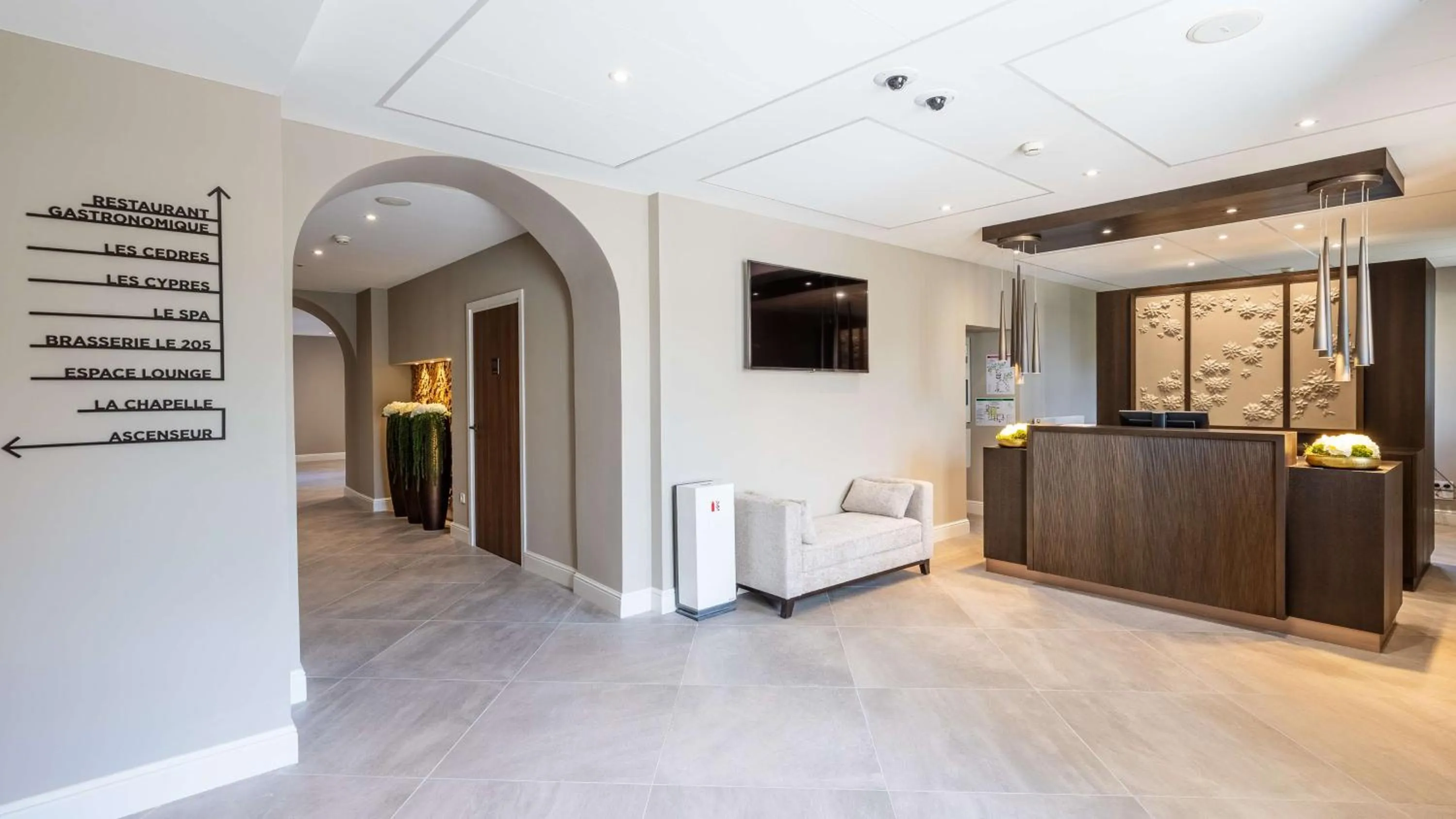 Lobby or reception in Domaine de Dolomieu Hotel & Spa - BW Premier Collection