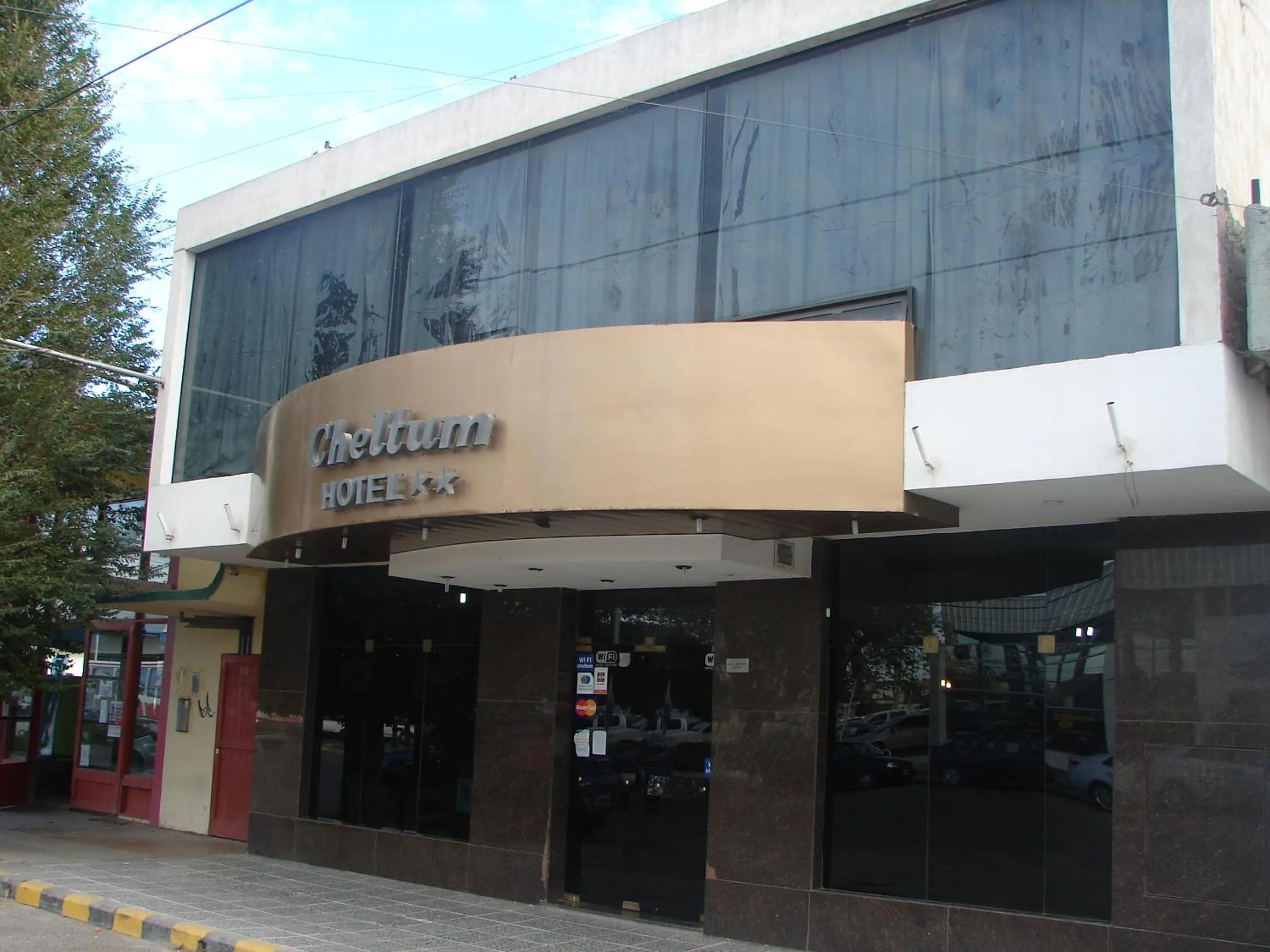 Facade/entrance in Cheltum Hotel