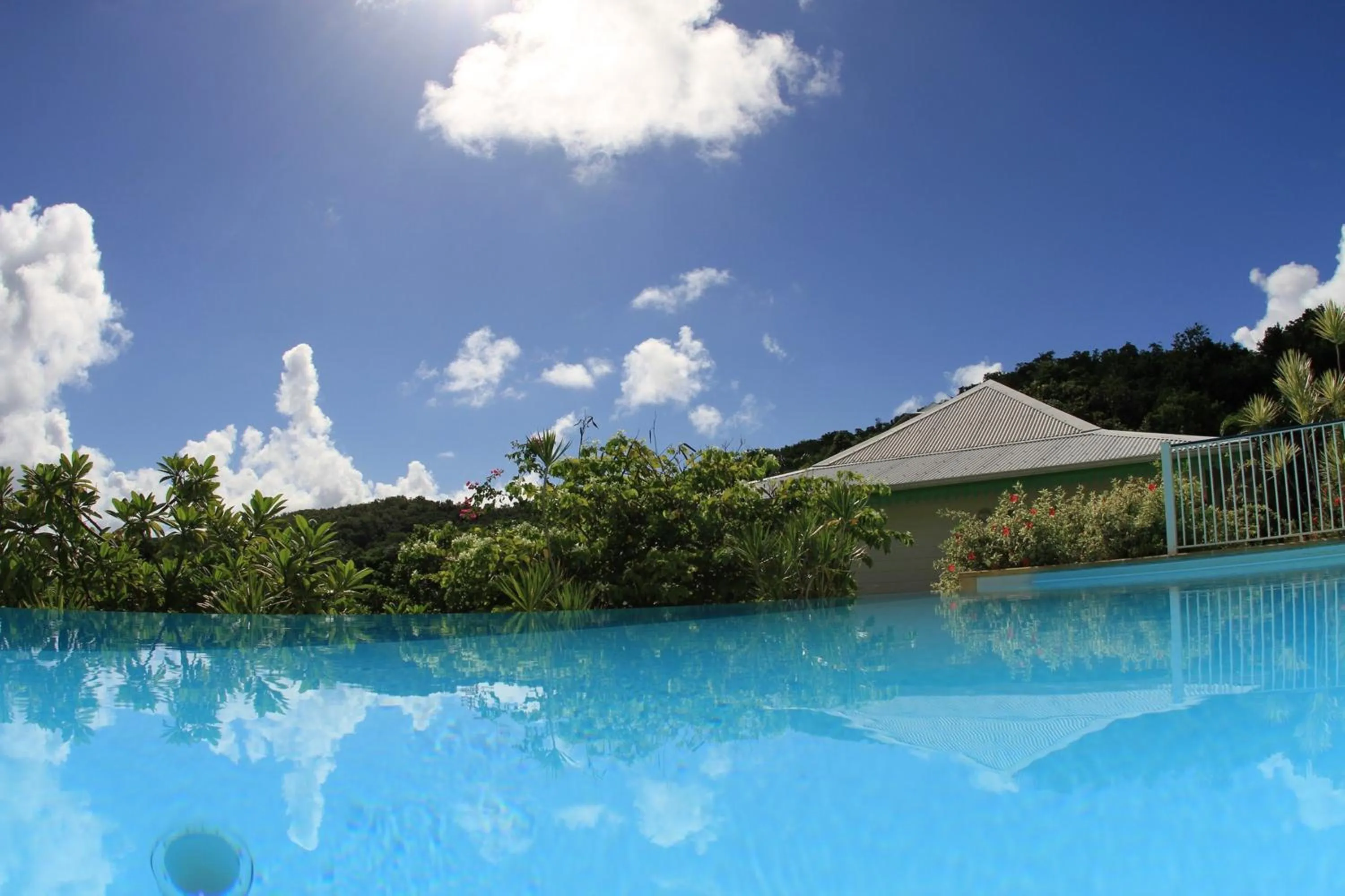 Swimming pool in Hôtel Résidence Océane
