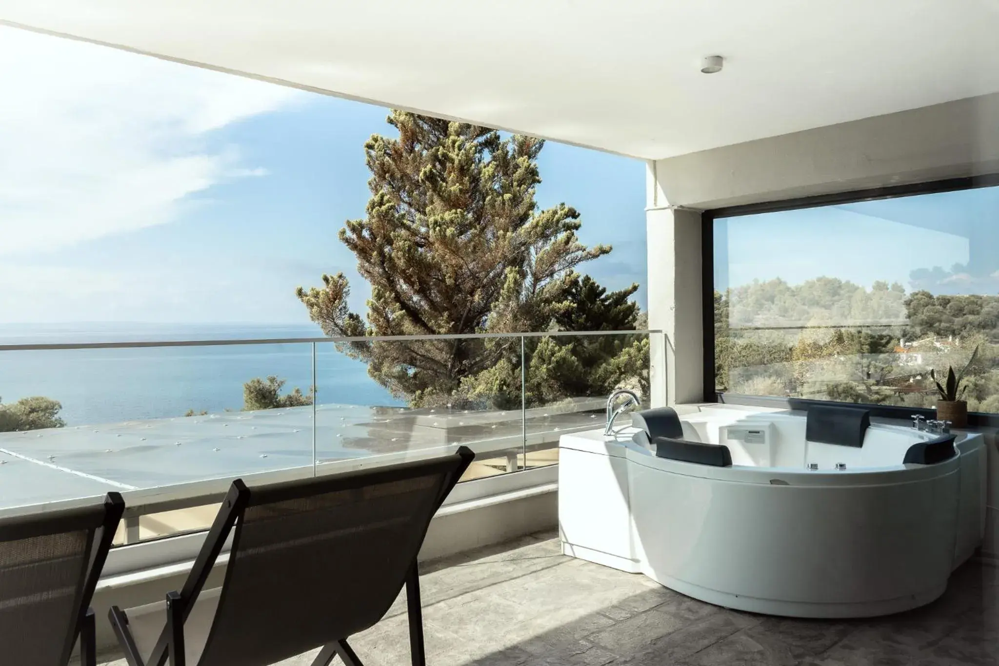 Deluxe Suite with Sea View and Jacuzzi in Casa Bloo Adults Only by Still Collection Deluxe Suite with Sea View and Jacuzzi in Casa Bloo Adults Only by Still Collection