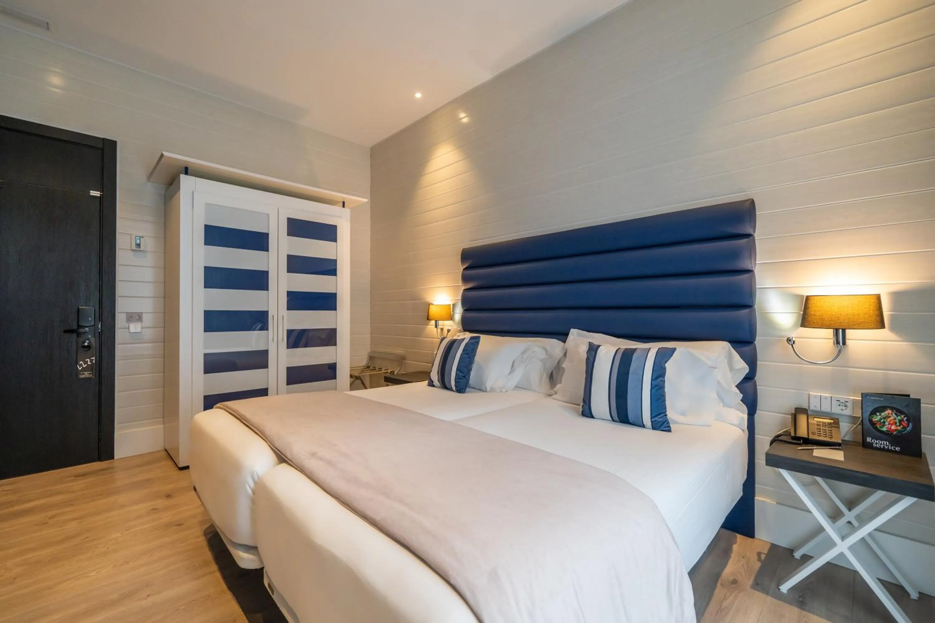 Bedroom, Bed in Abba San Sebastián Hotel