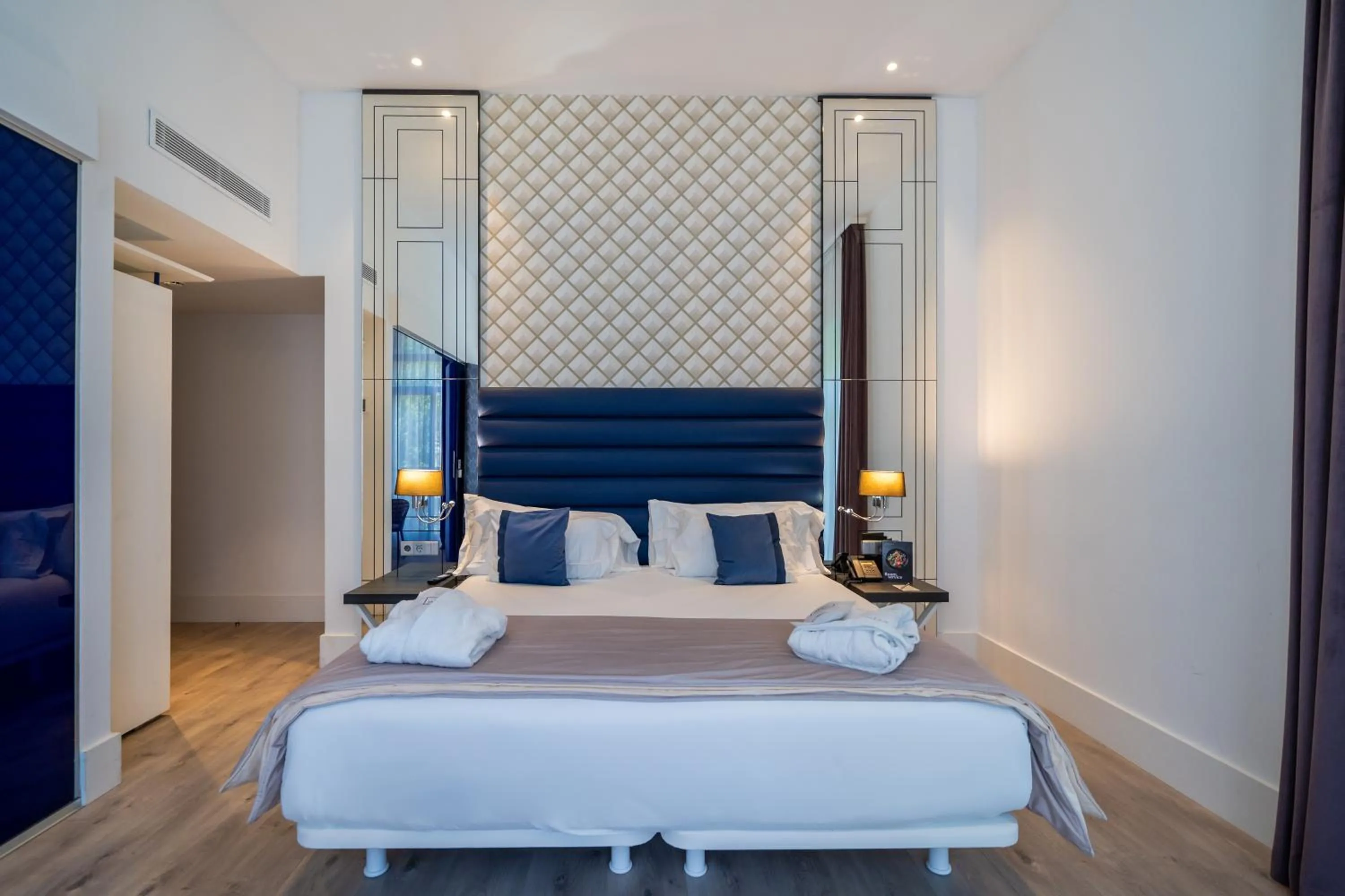 Bedroom, Bed in Abba San Sebastián Hotel