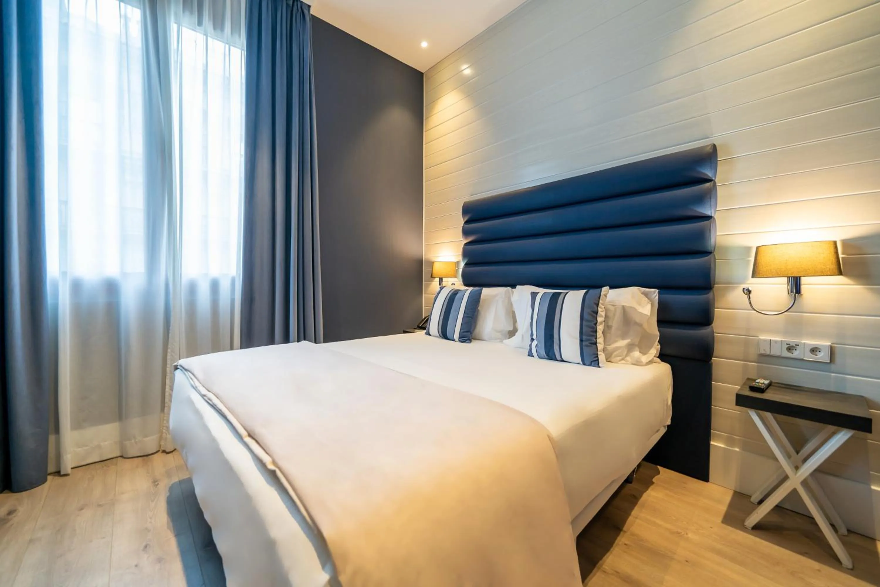 Bed in Abba San Sebastián Hotel