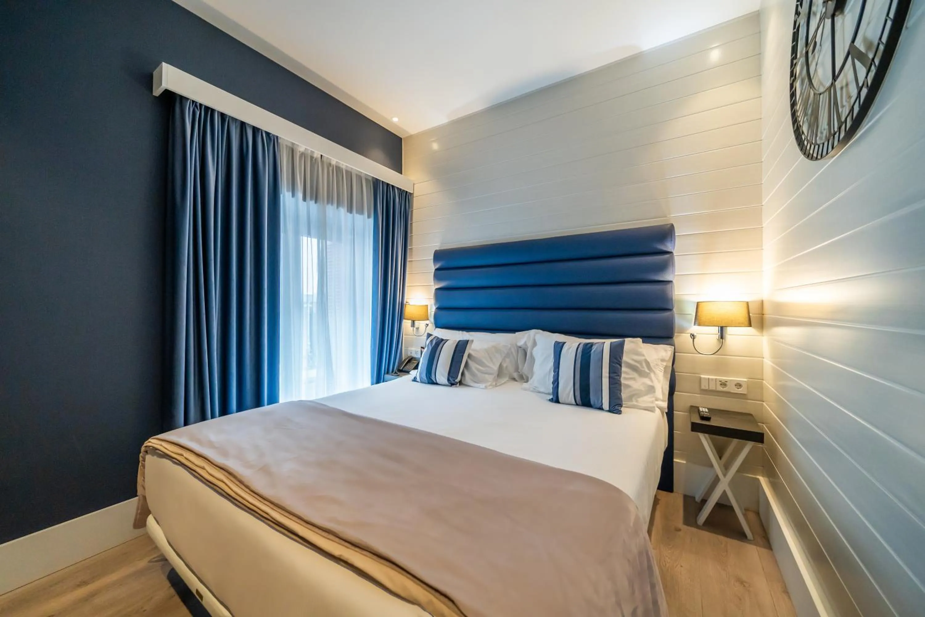 Bed in Abba San Sebastián Hotel