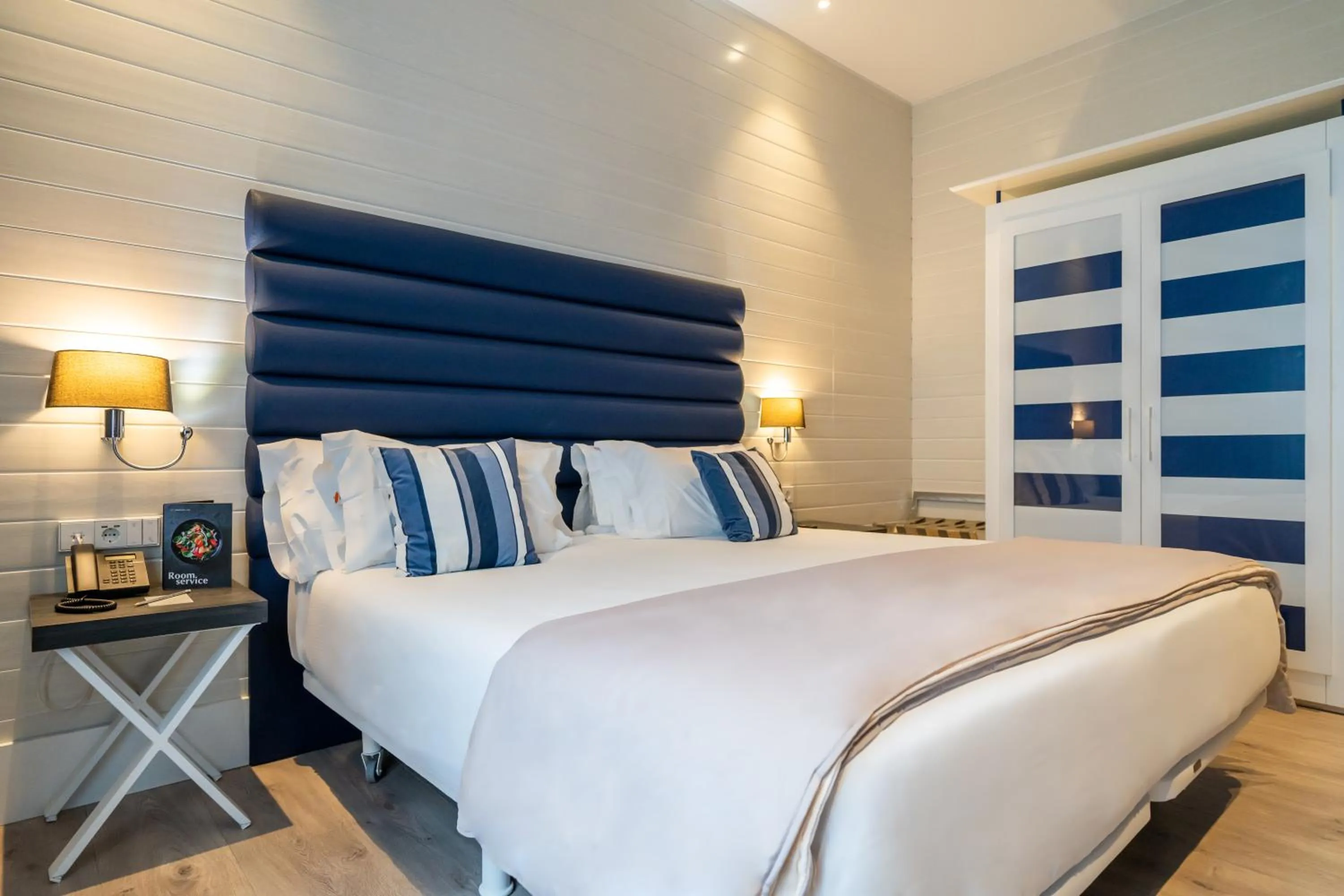 Bed in Abba San Sebastián Hotel