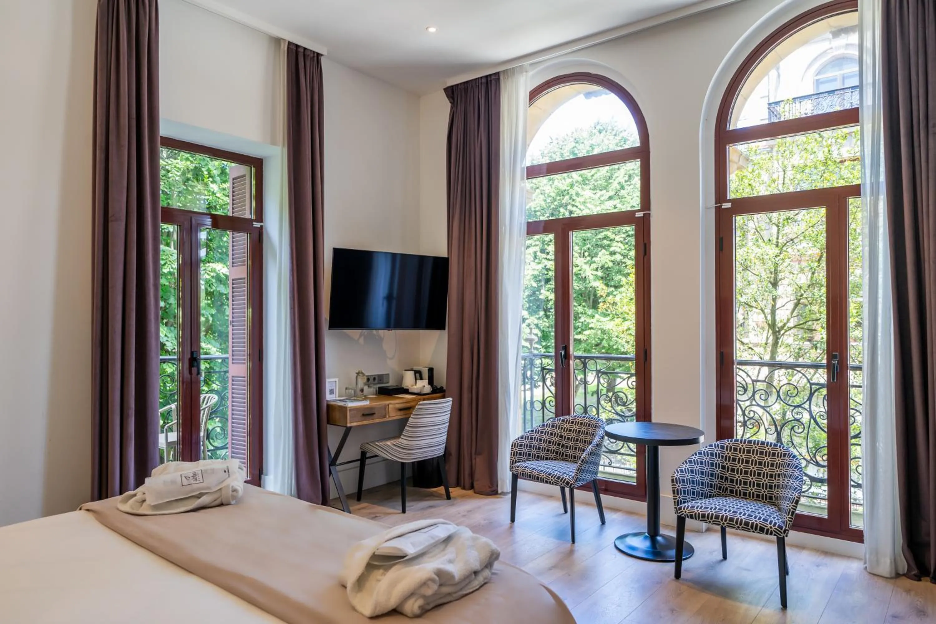 Photo of the whole room, Bed in Abba San Sebastián Hotel