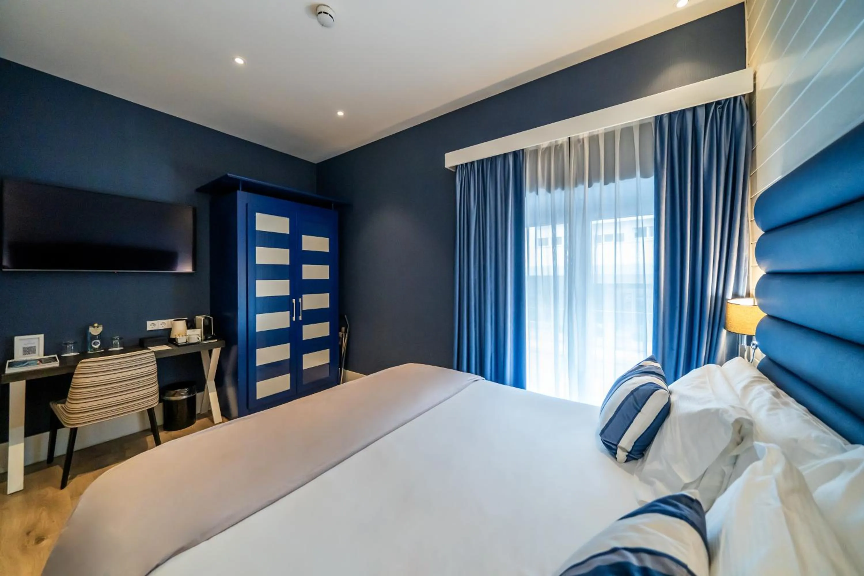 Bedroom, Bed in Abba San Sebastián Hotel