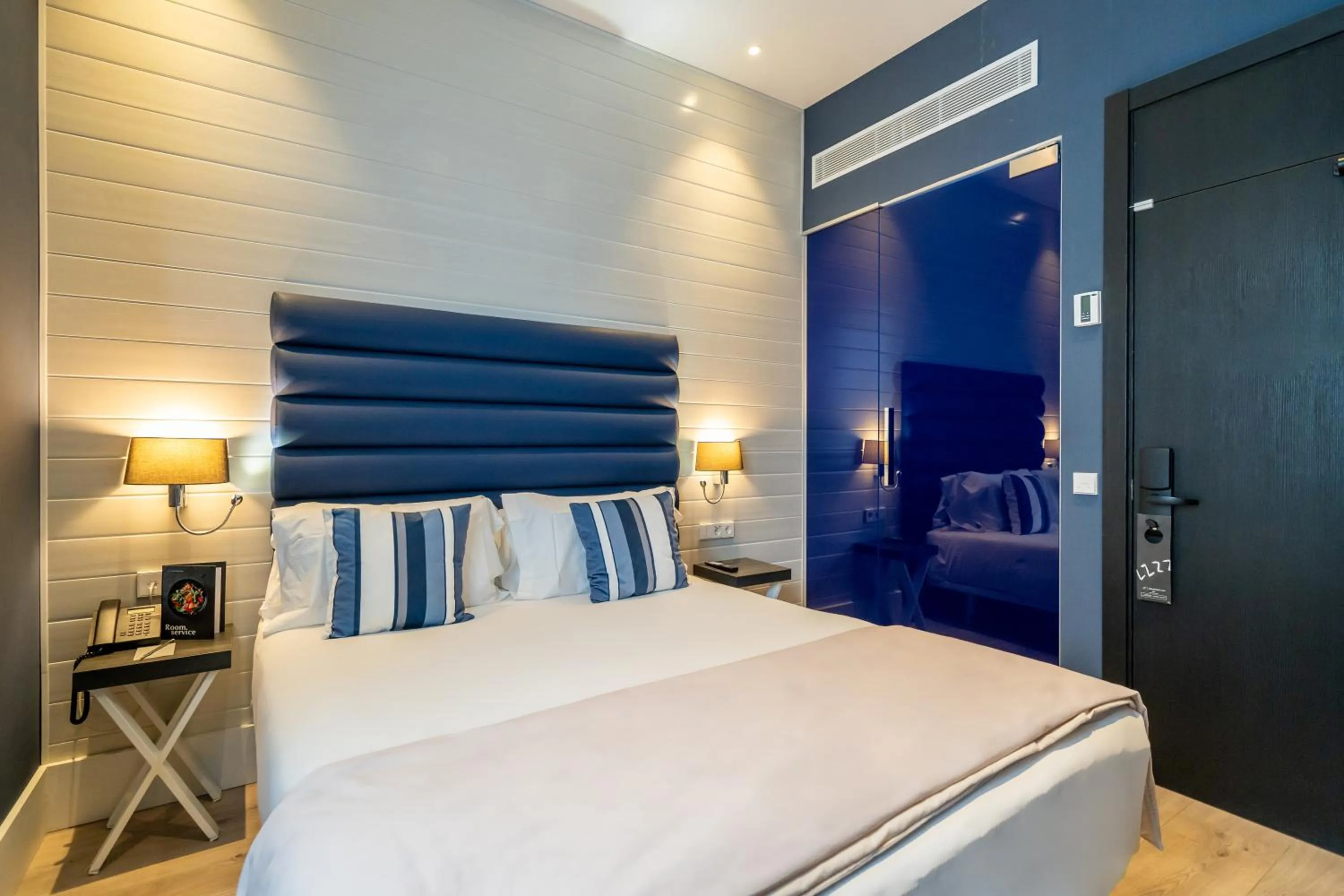 Bed in Abba San Sebastián Hotel