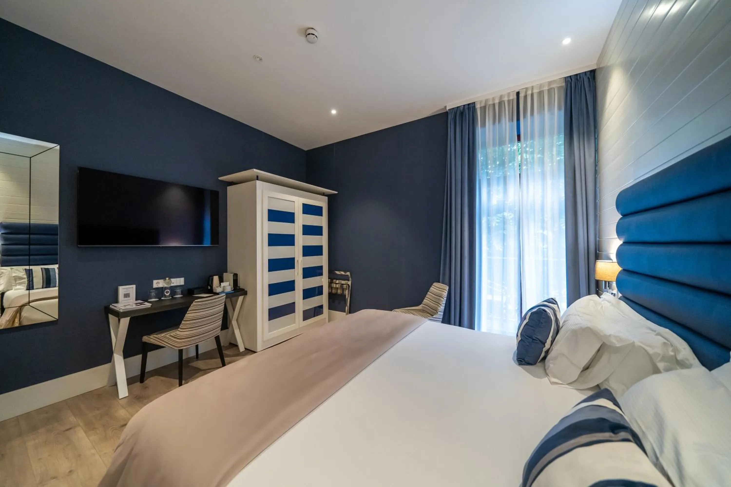 Bedroom, Bed in Abba San Sebastián Hotel