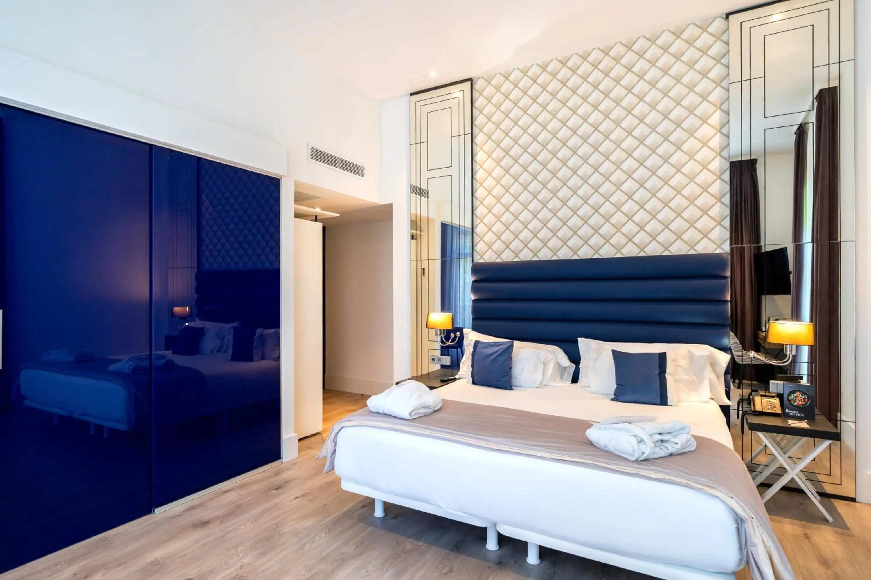 Bed in Abba San Sebastián Hotel