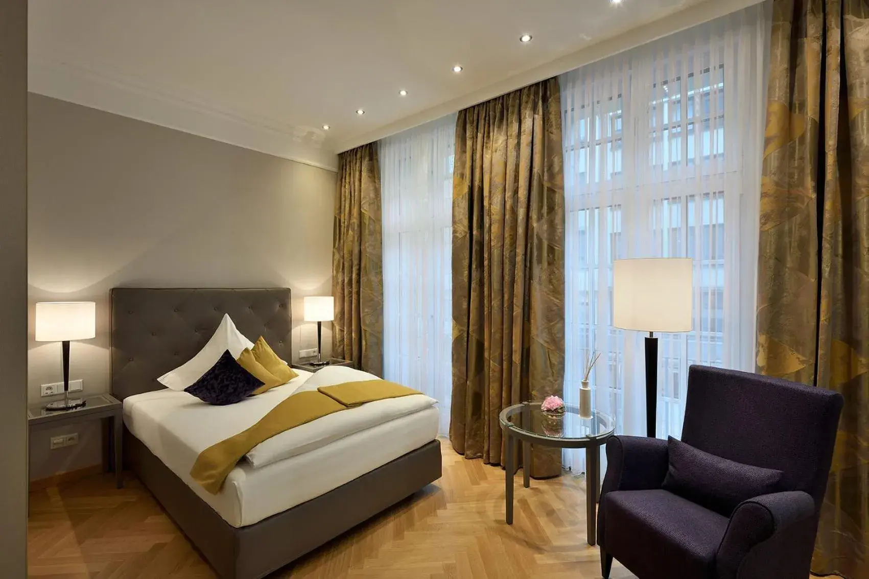 Deluxe Single Room in Kastens Hotel Luisenhof Deluxe Single Room in Kastens Hotel Luisenhof