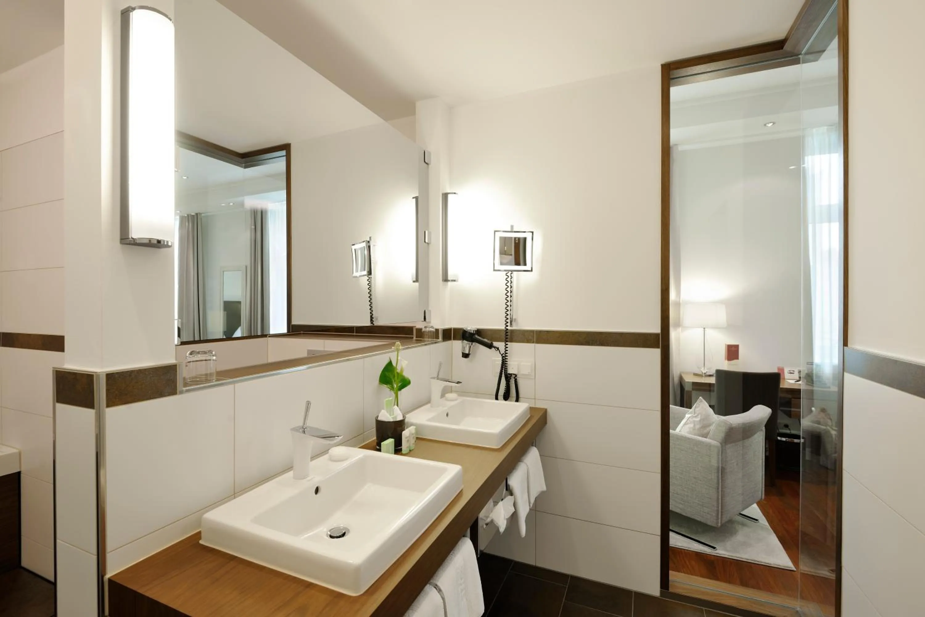 Bathroom in Kastens Hotel Luisenhof