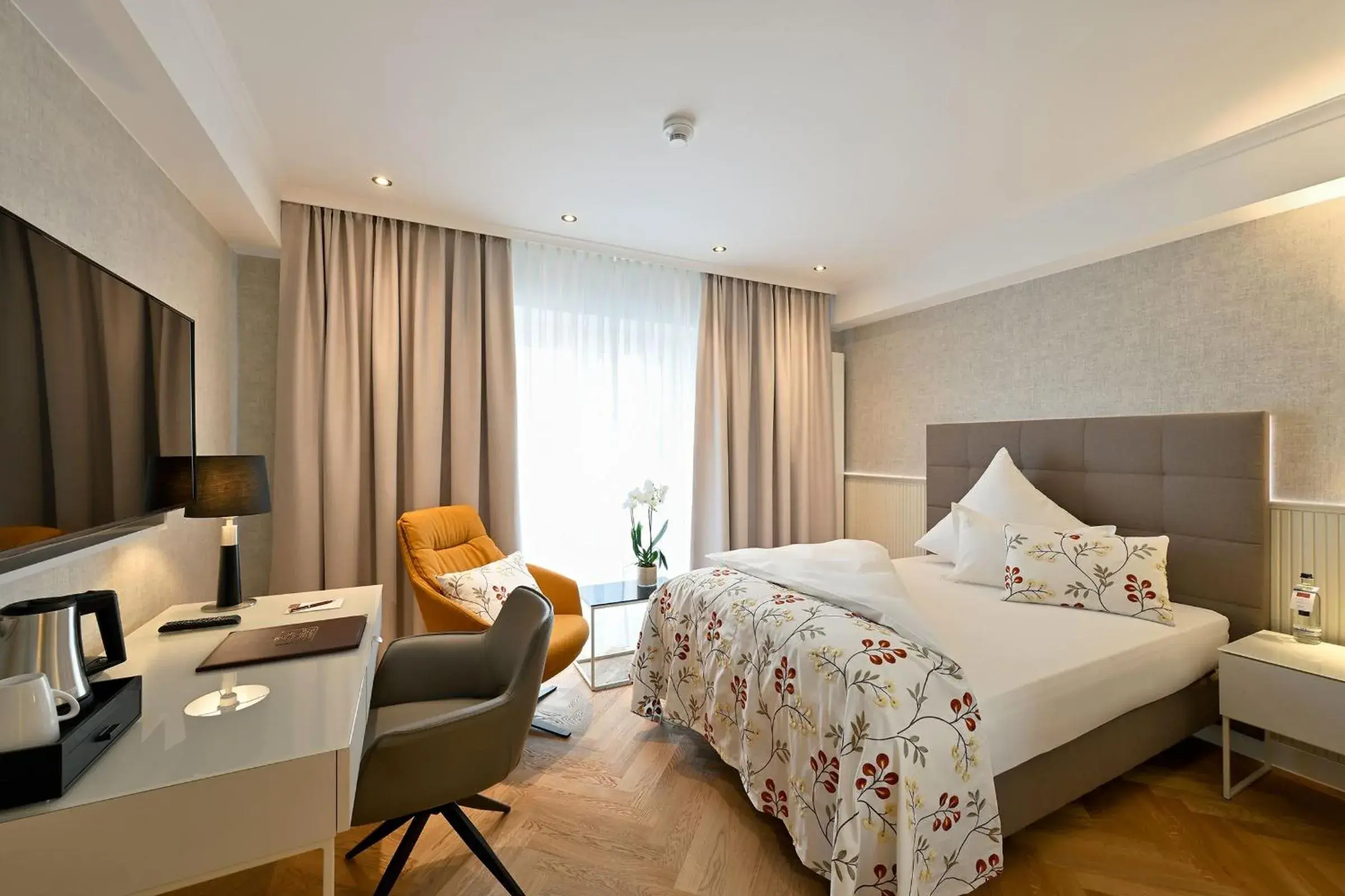 Superior Single Room in Kastens Hotel Luisenhof Superior Single Room in Kastens Hotel Luisenhof