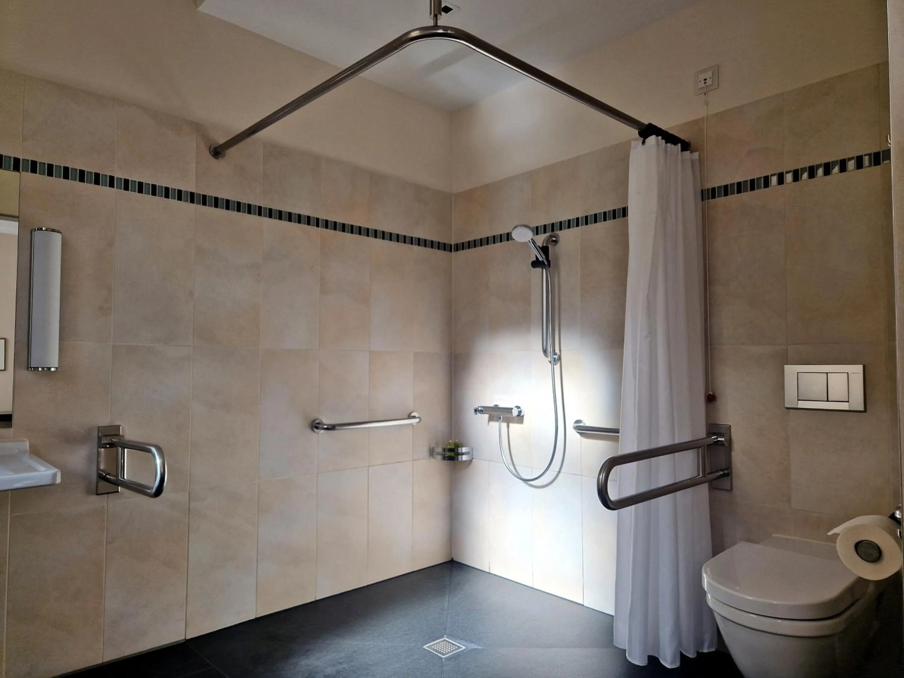 Shower in Kastens Hotel Luisenhof