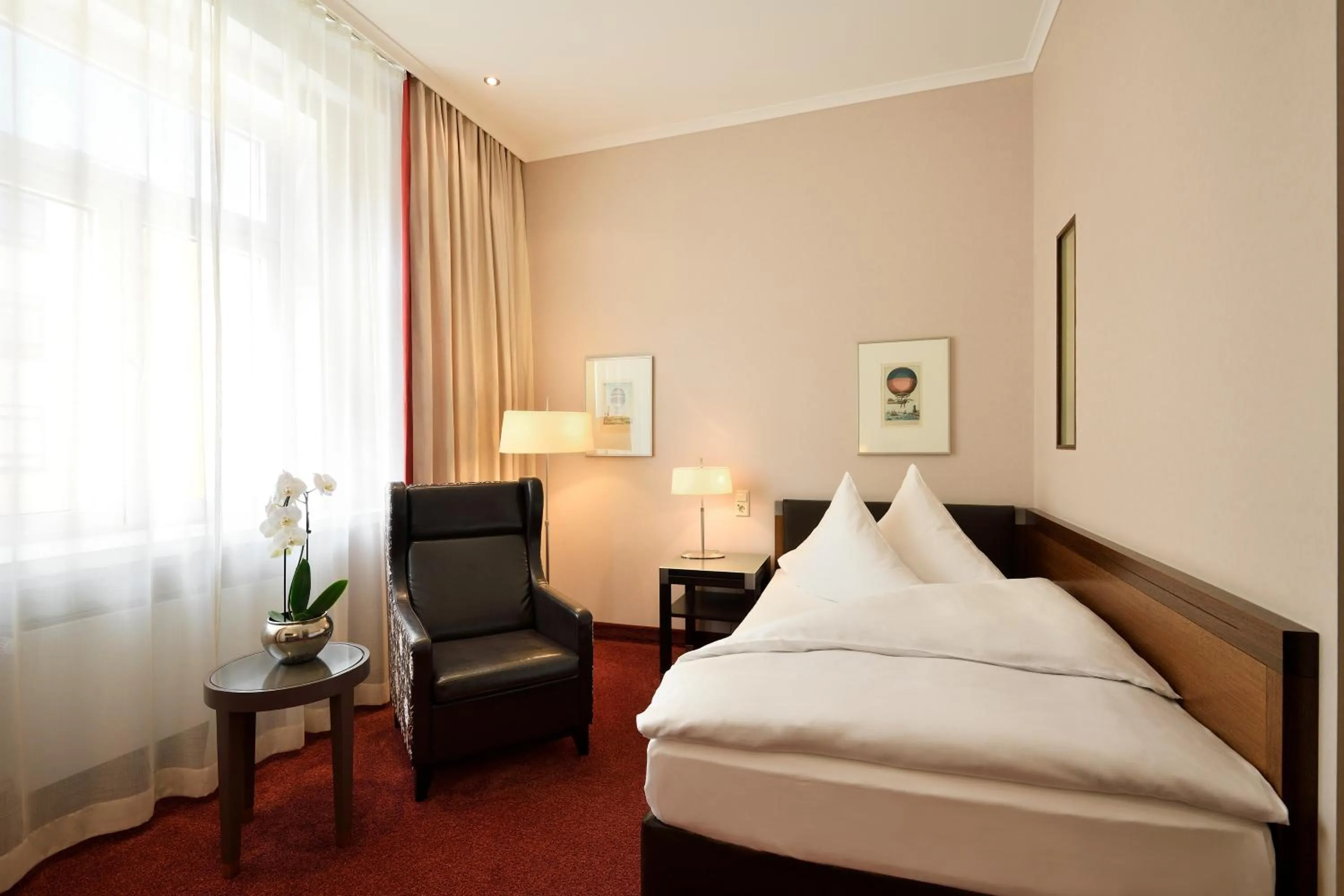 Bed in Kastens Hotel Luisenhof