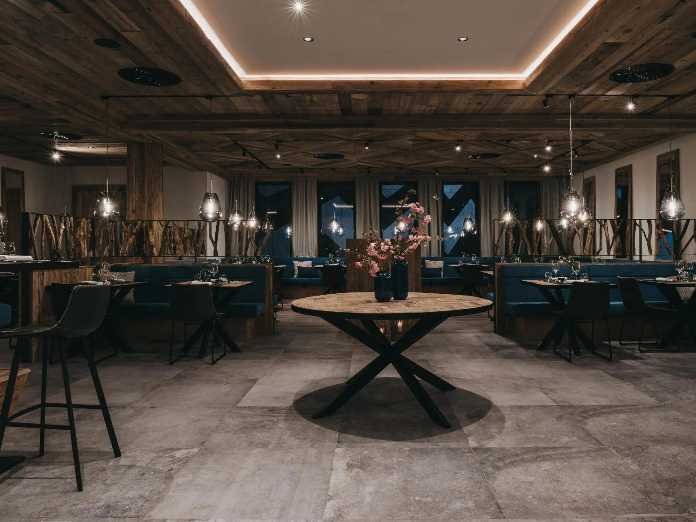 Restaurant/places to eat in VAYA Ladis