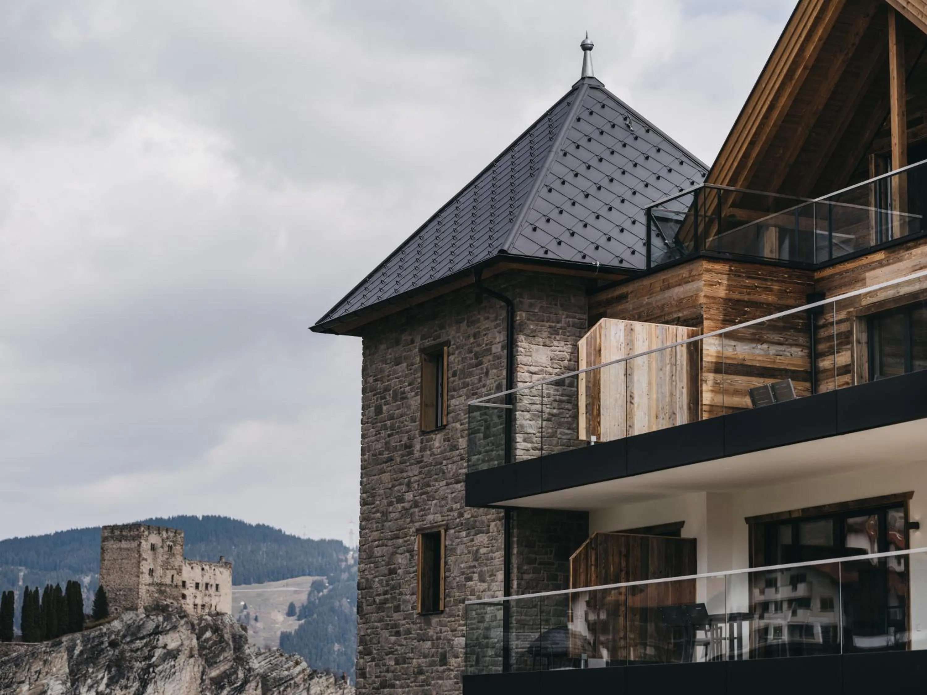 Property building in VAYA Ladis