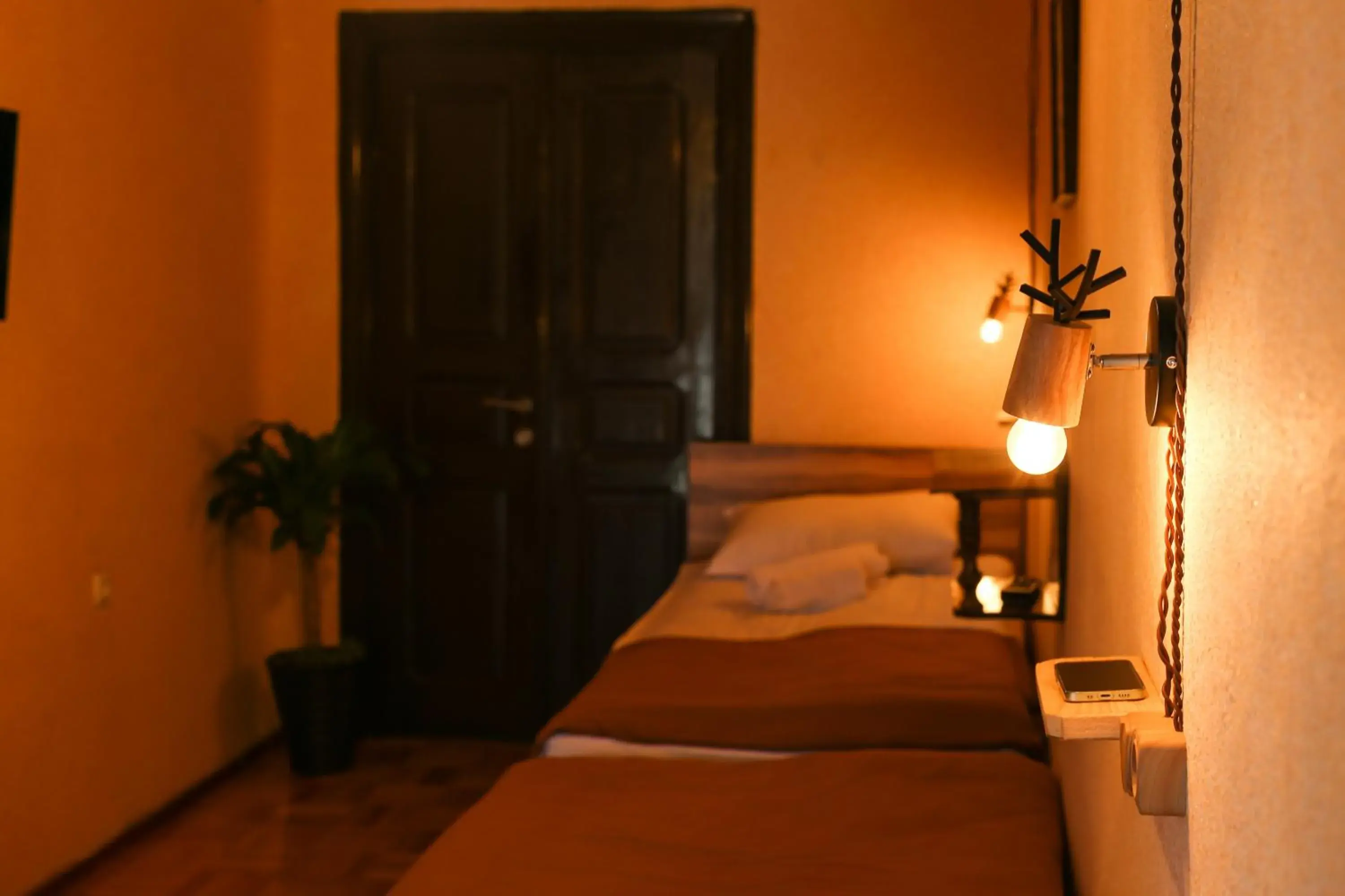 Bird's eye view, Bed in Hotel History Bird's eye view, Bed in Hotel History