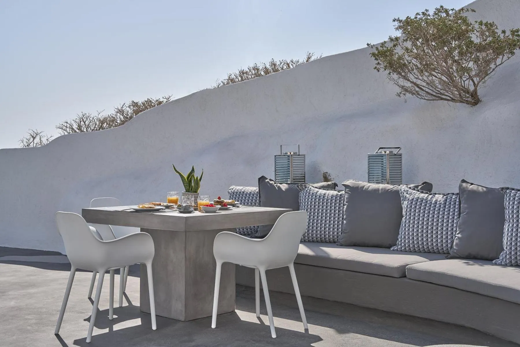 Patio in Topos Exclusive Santorini