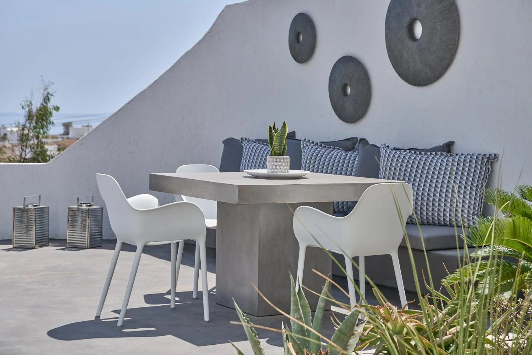 Patio in Topos Exclusive Santorini