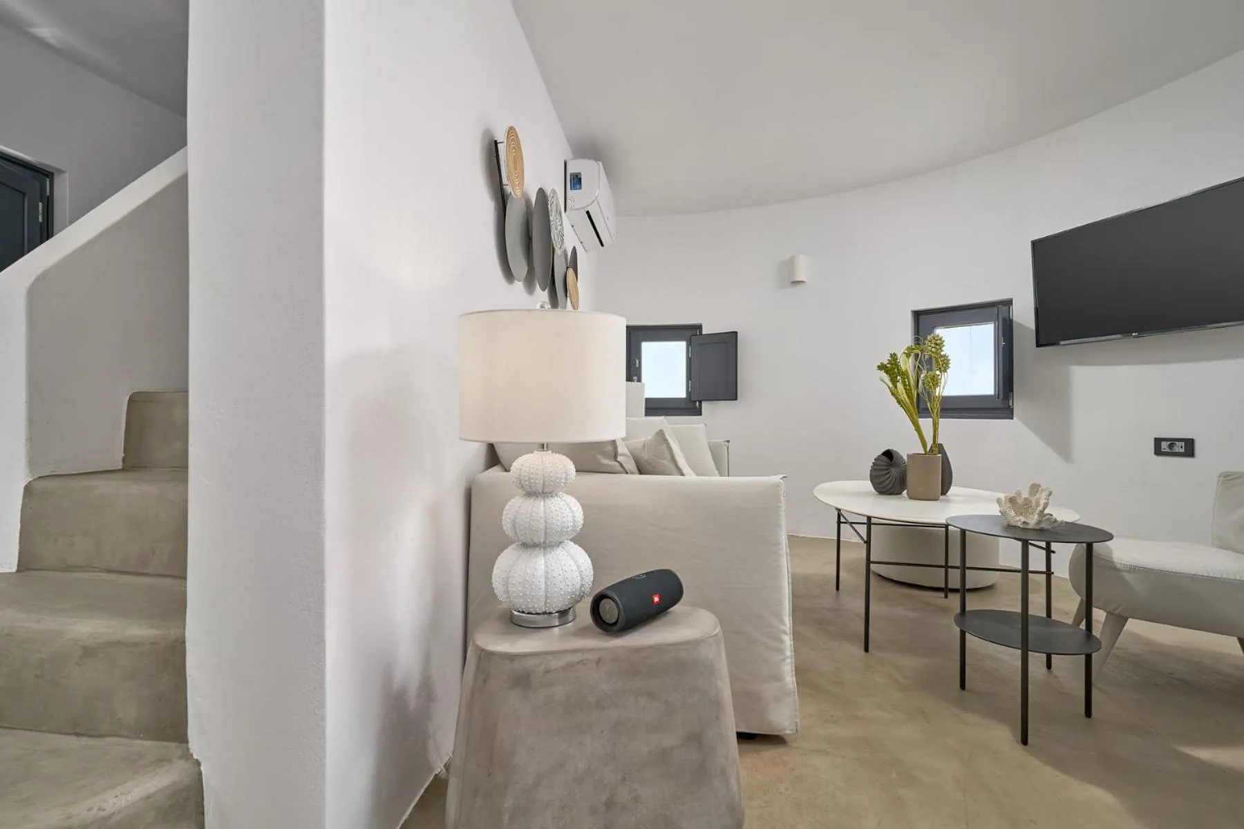 TV and multimedia in Topos Exclusive Santorini