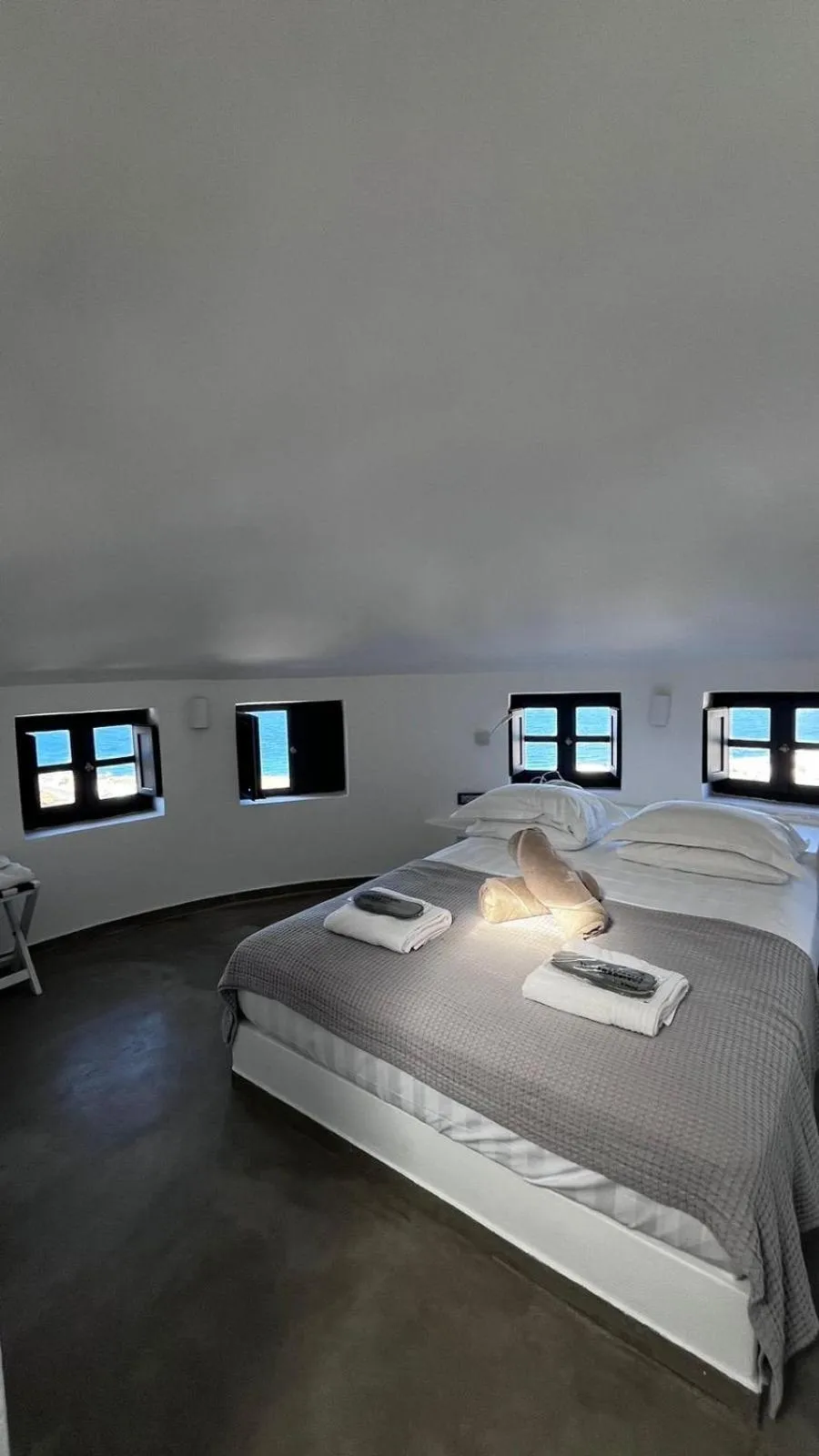 Bedroom, Bed in Topos Exclusive Santorini