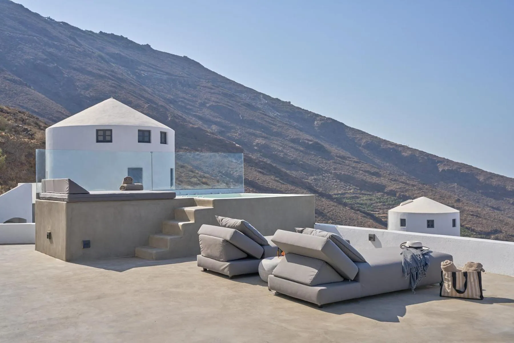 Property building in Topos Exclusive Santorini