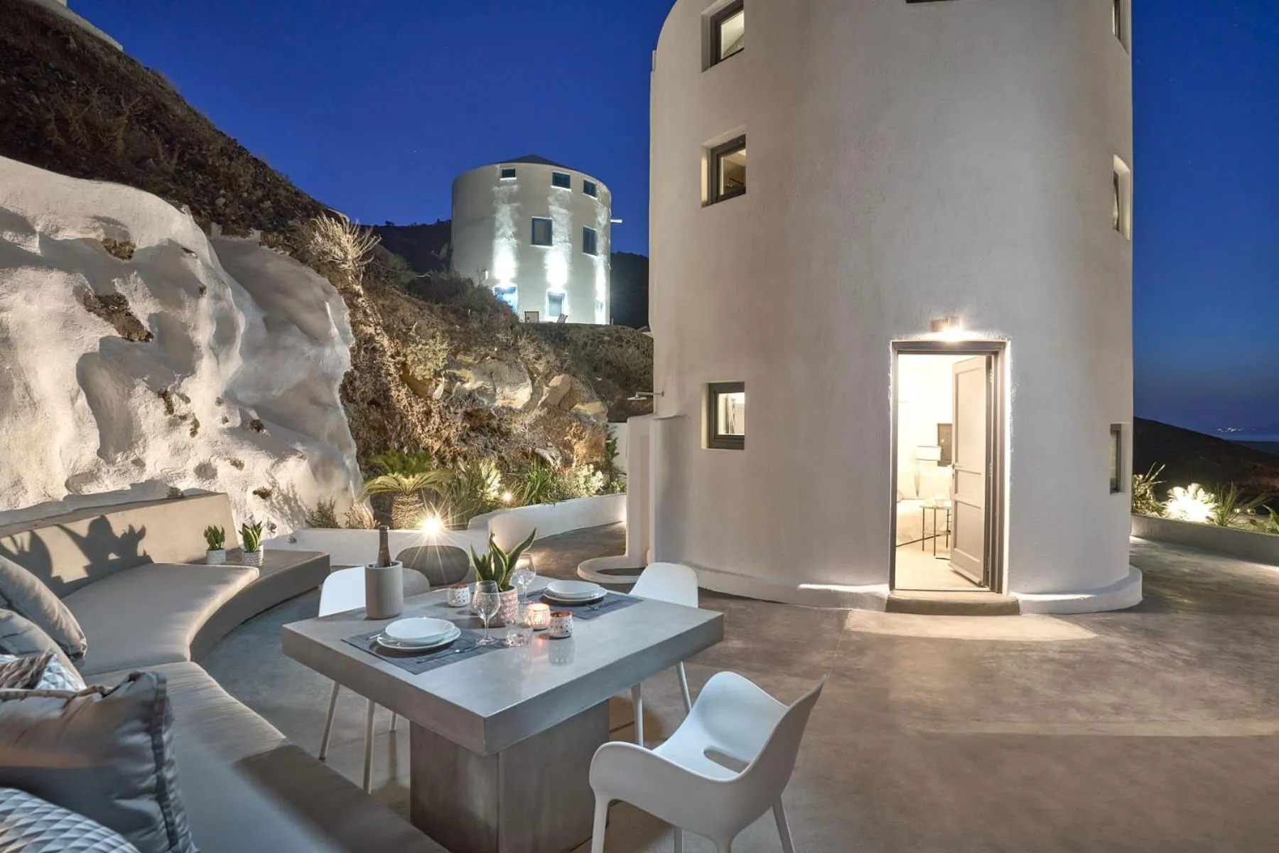 Property building in Topos Exclusive Santorini