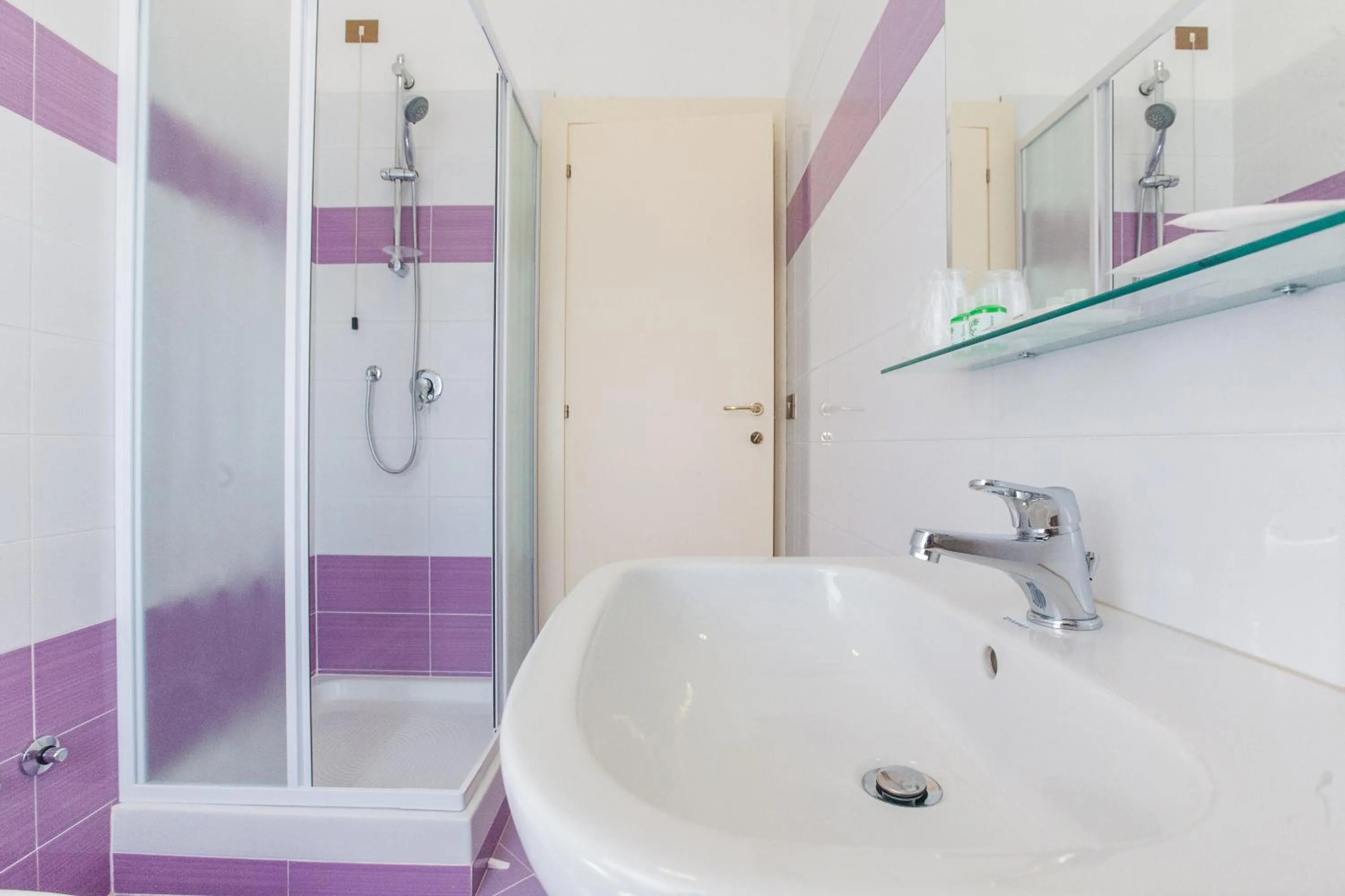 Shower in Villa Hotel Del Sole