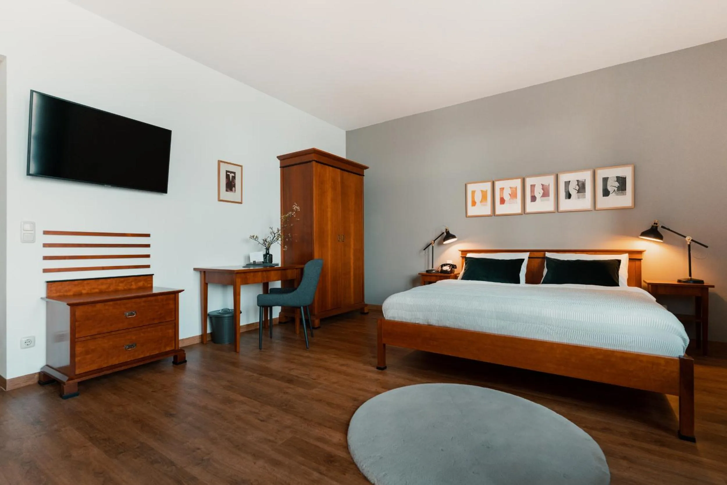 Photo of the whole room, Bed in Hotel Esplanade