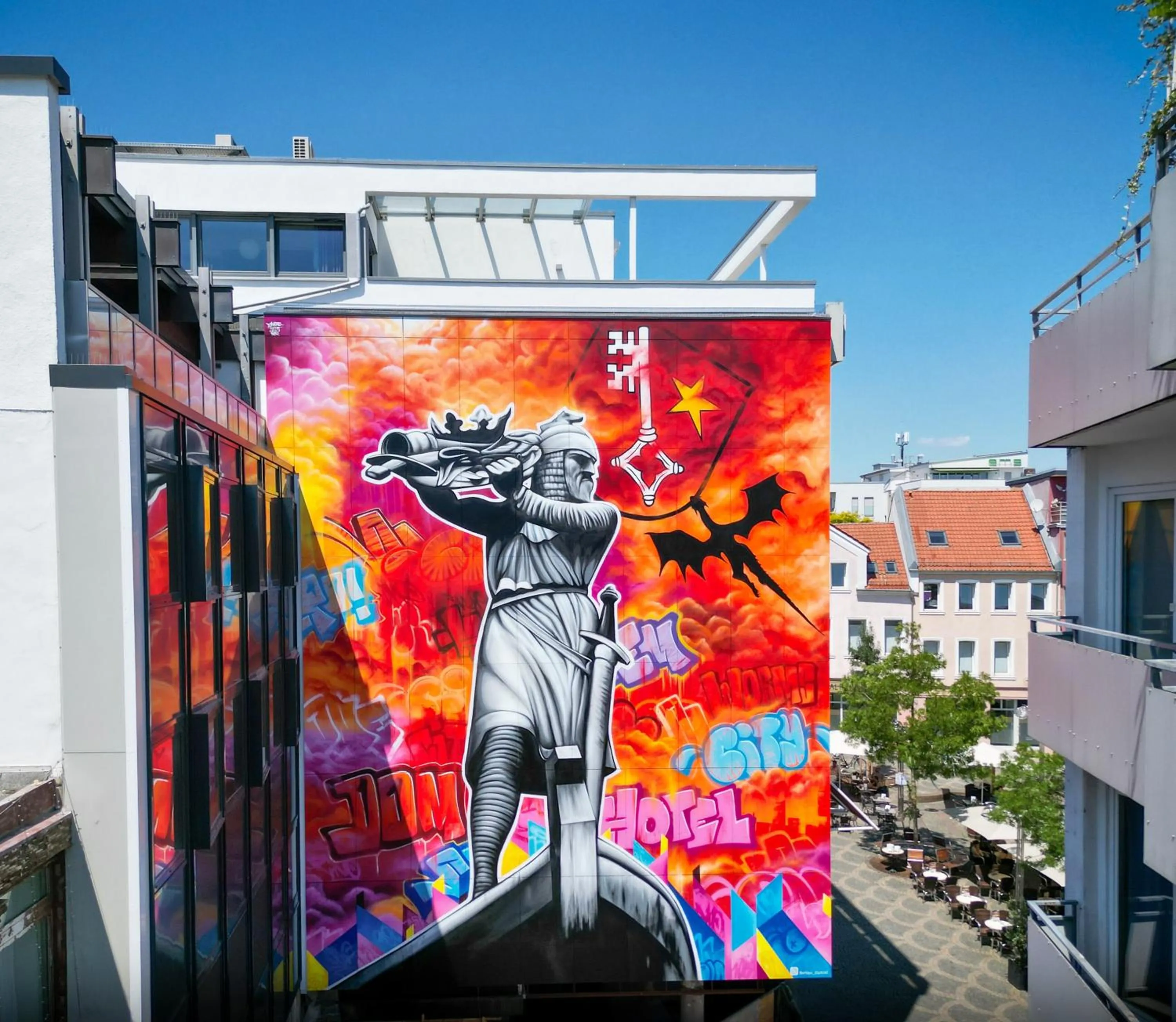 Property building in Dom-Hotel