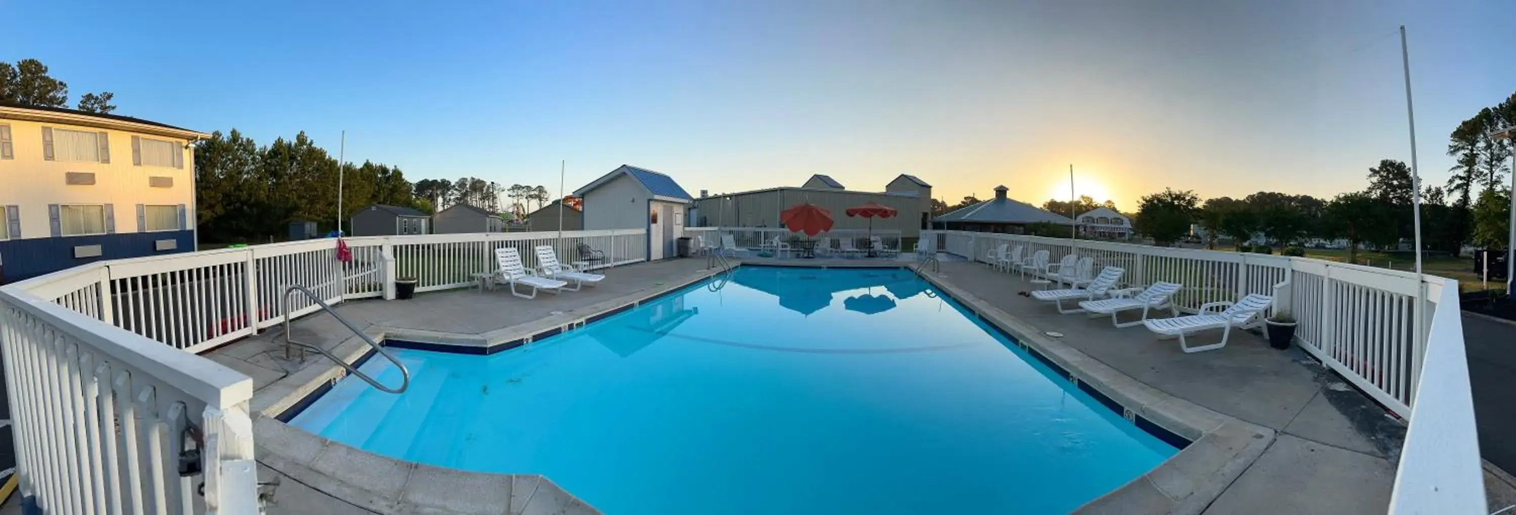 Swimming pool in Days Inn by Wyndham Chincoteague Island Swimming pool in Days Inn by Wyndham Chincoteague Island