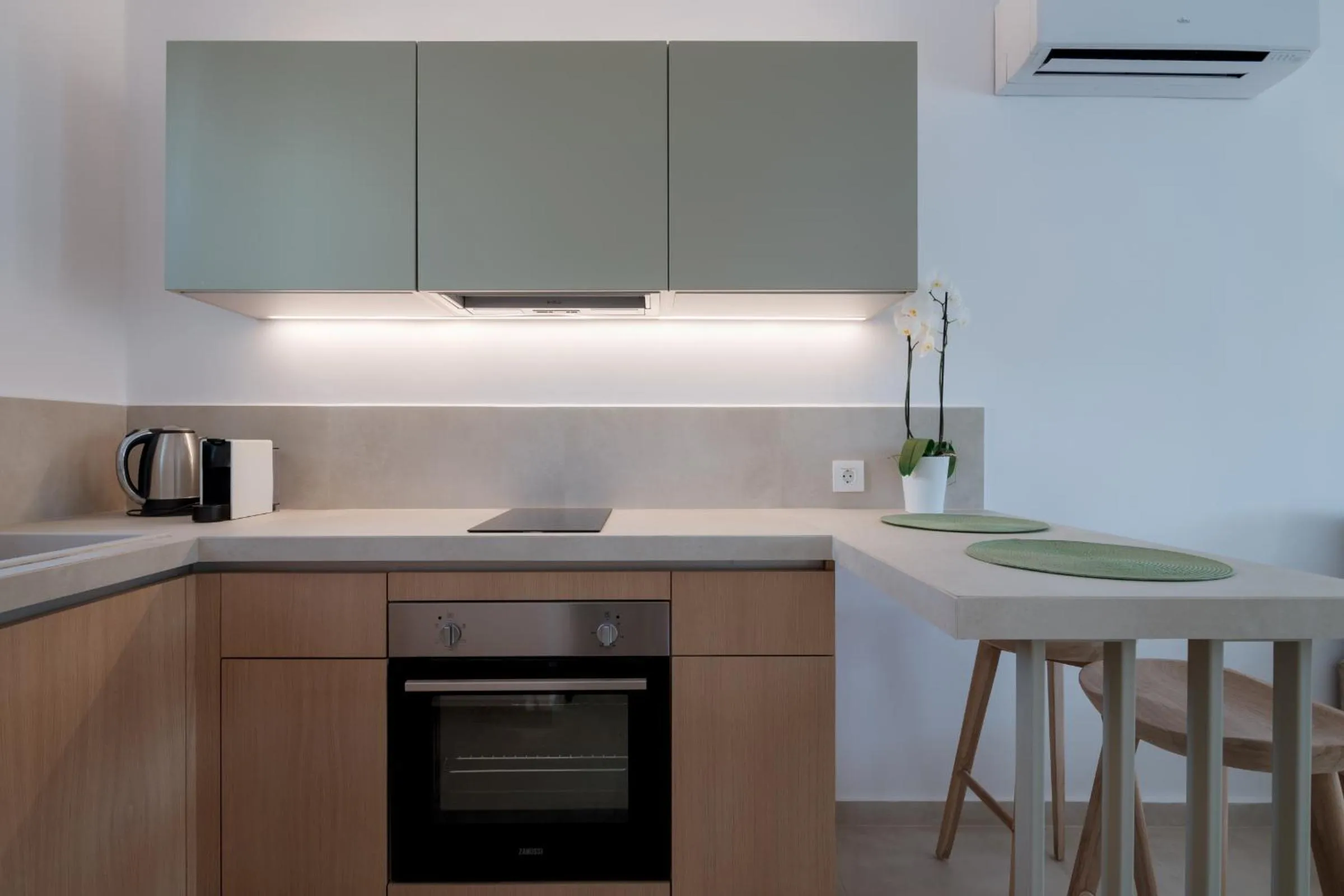 Kitchen or kitchenette in Anthos Apartments