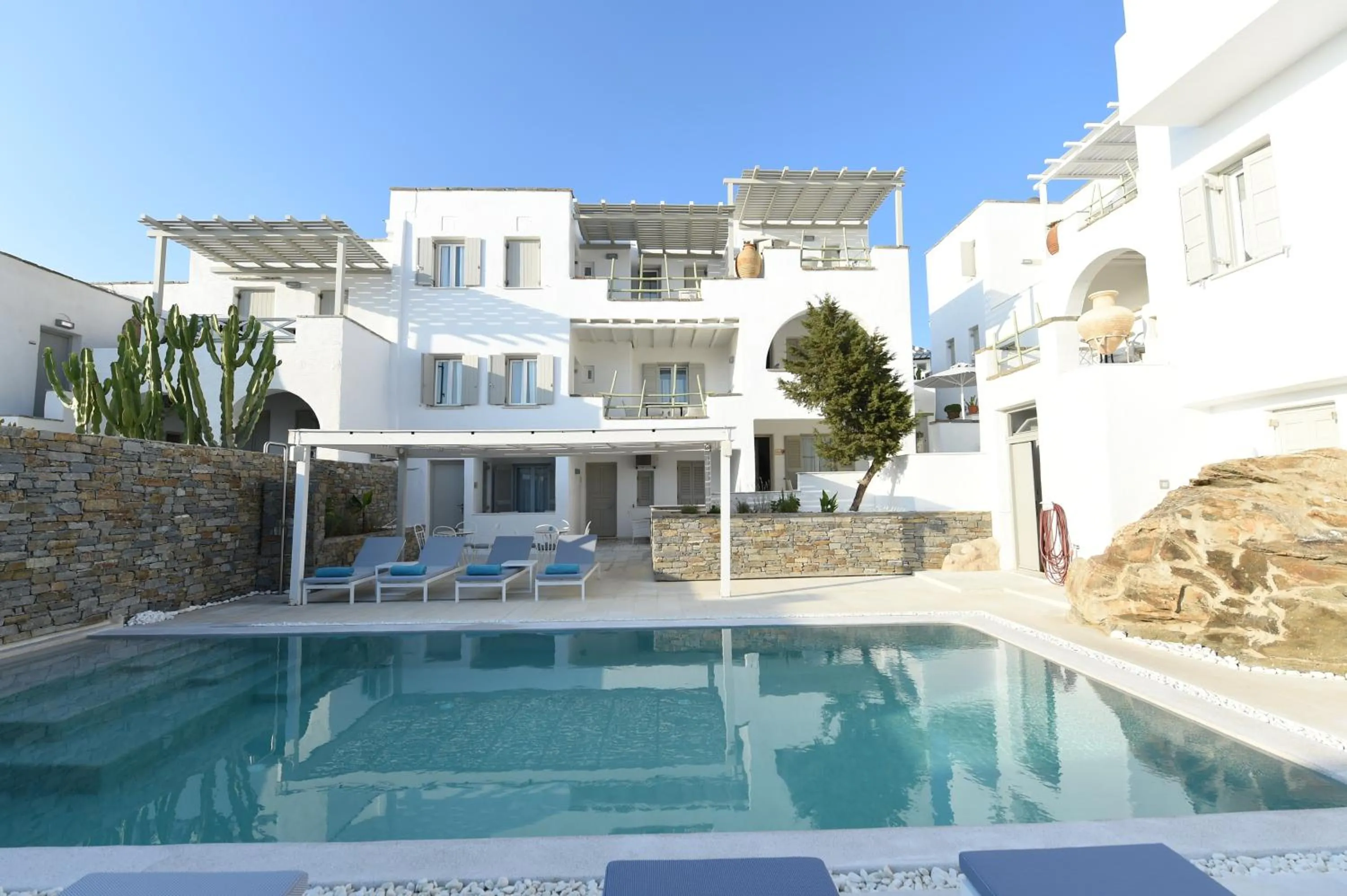 Swimming pool in Anthos Apartments