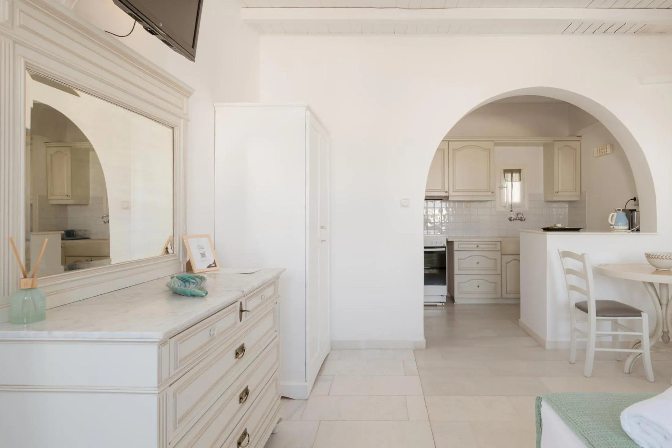 Kitchen or kitchenette in Anthos Apartments