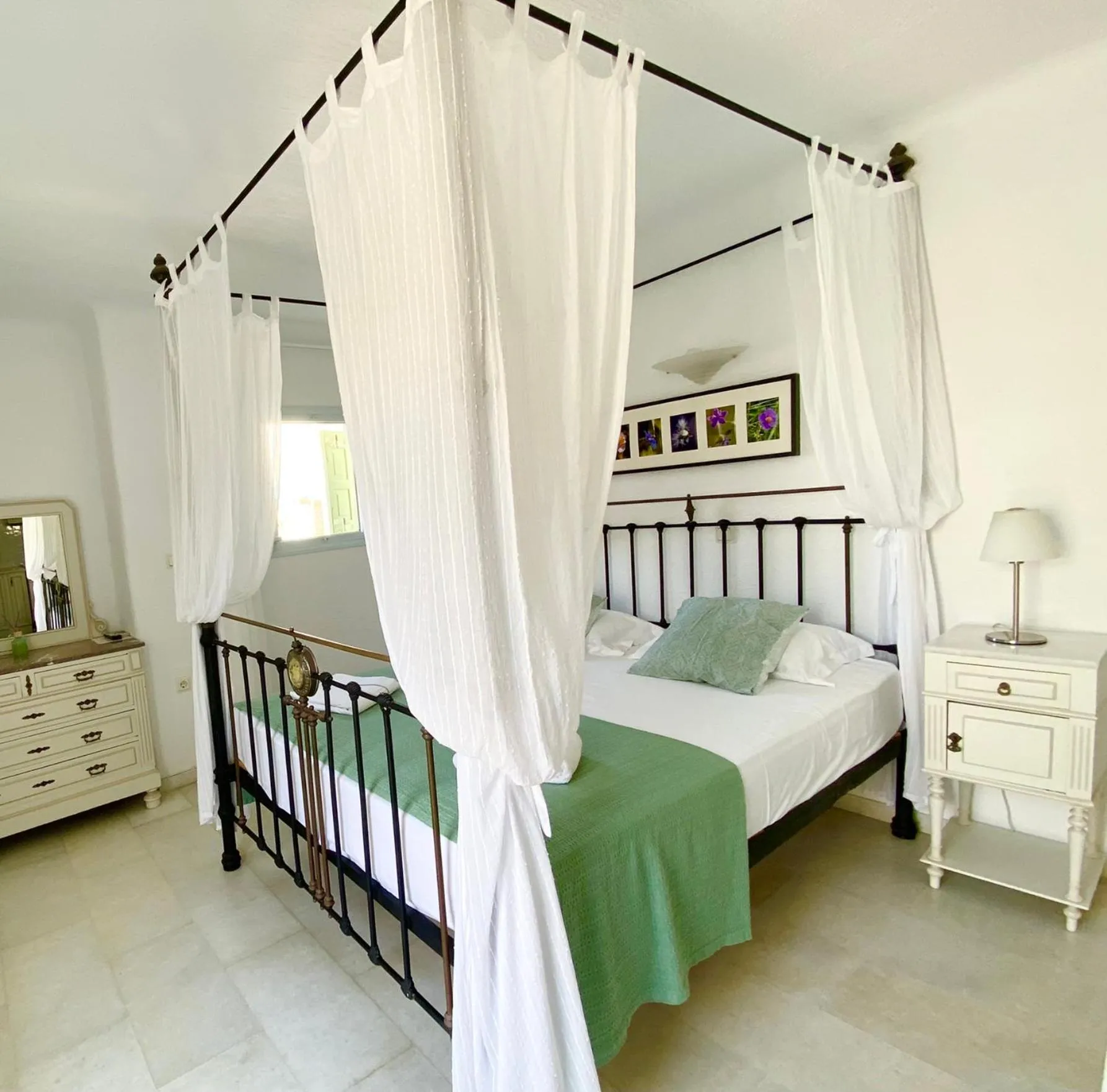 Bedroom, Bed in Anthos Apartments