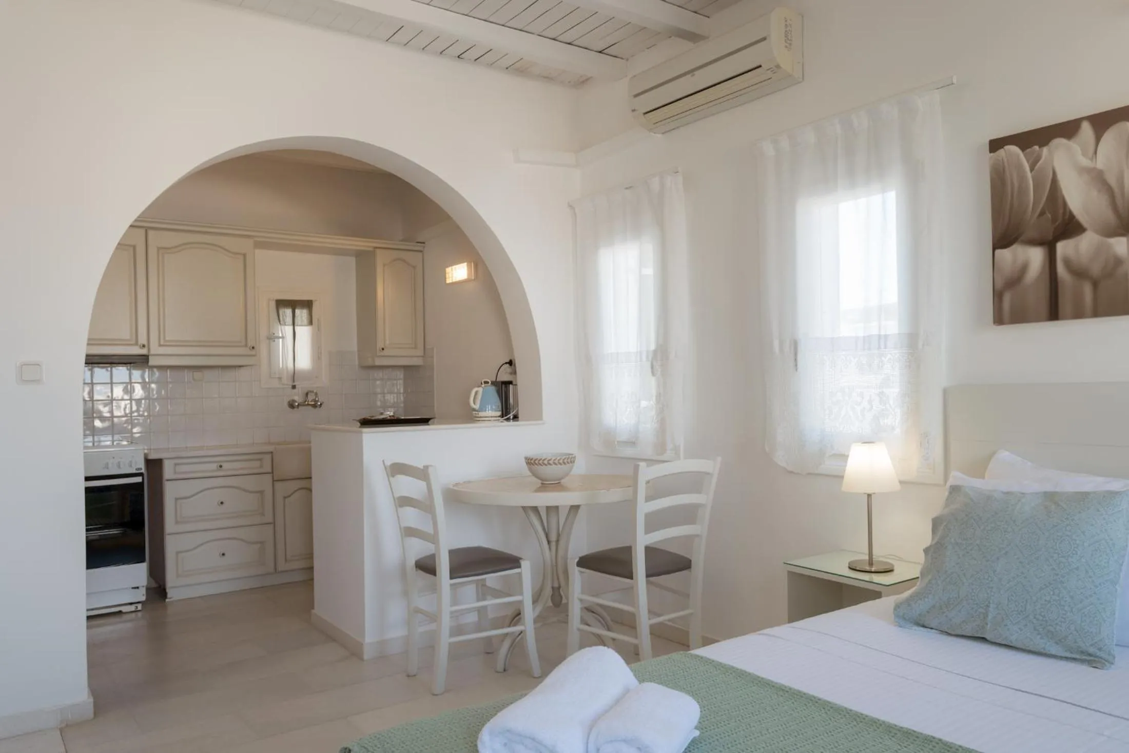 Kitchen or kitchenette, Bed in Anthos Apartments