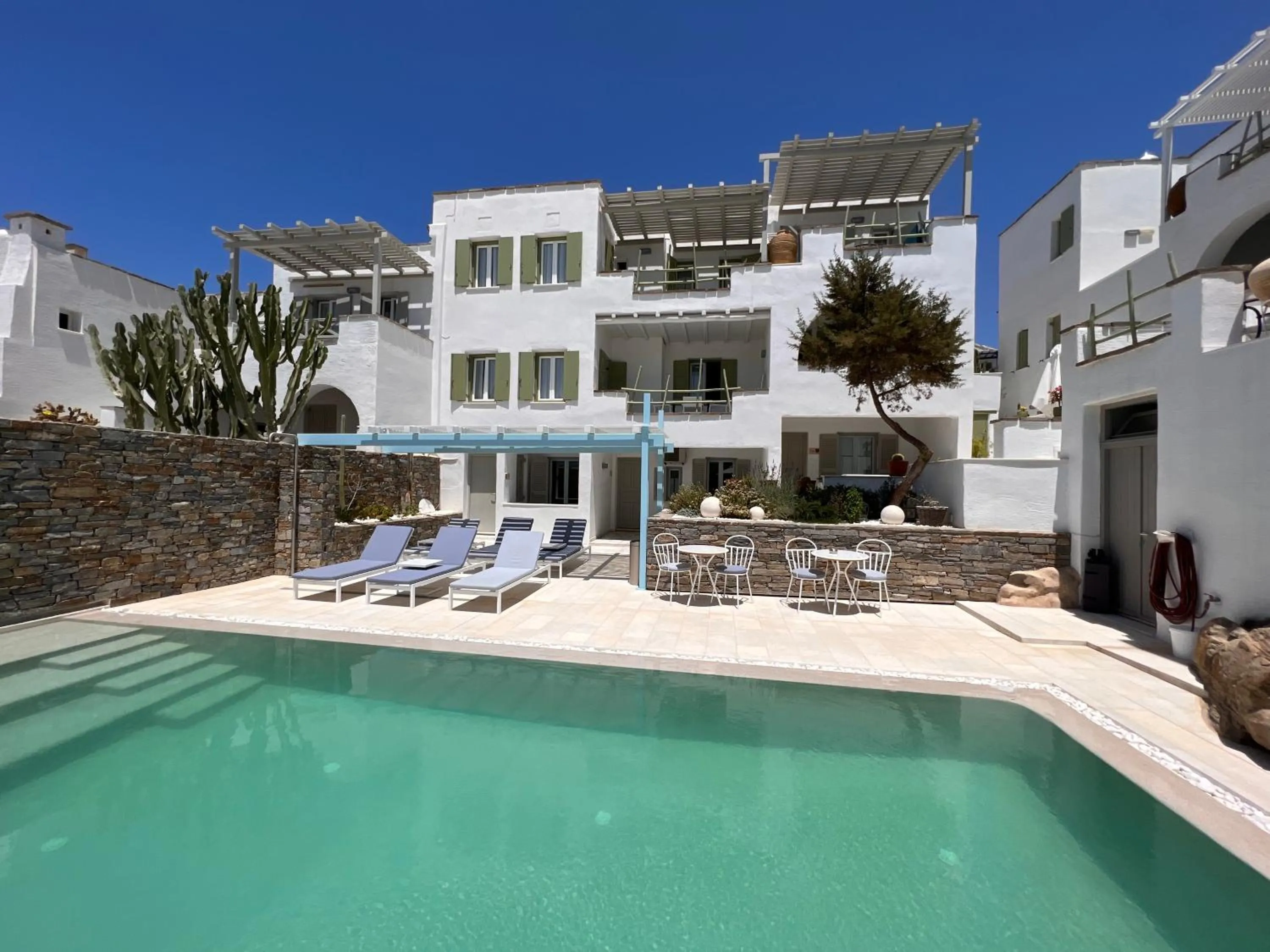 Swimming pool in Anthos Apartments