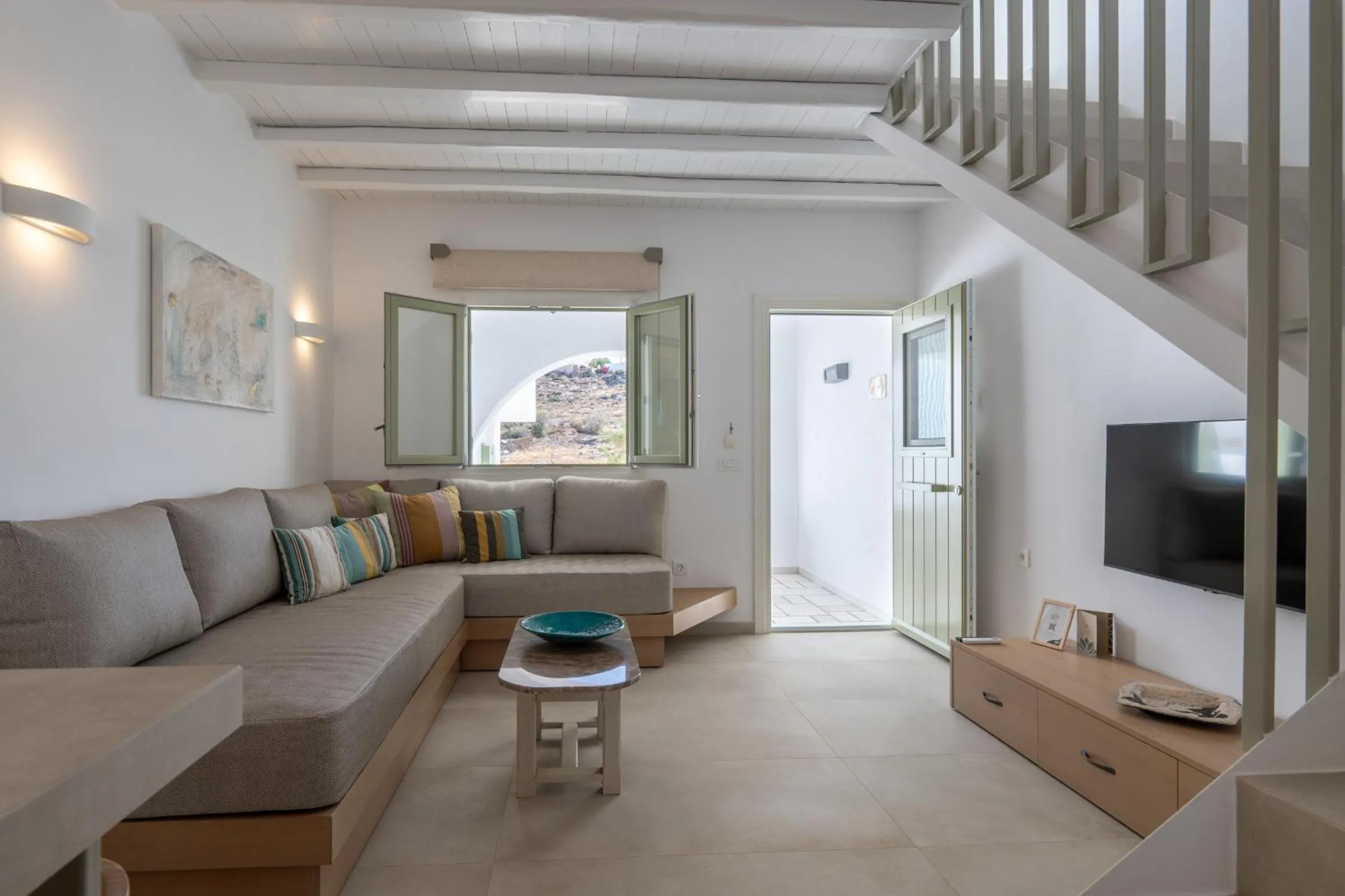 TV and multimedia in Anthos Apartments