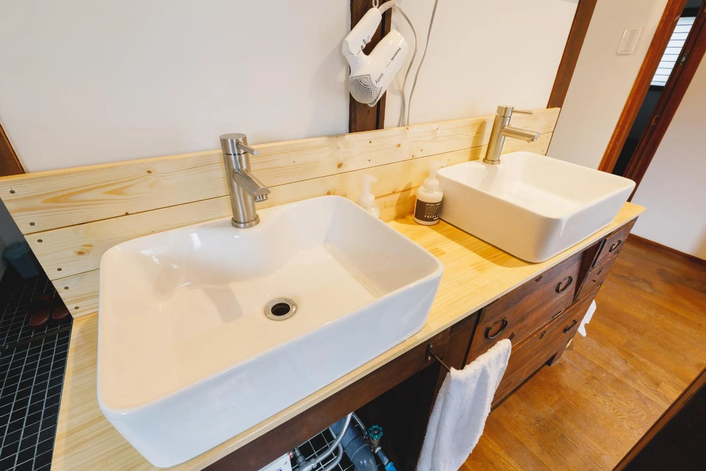 Area and facilities in Couch Potato Hostel