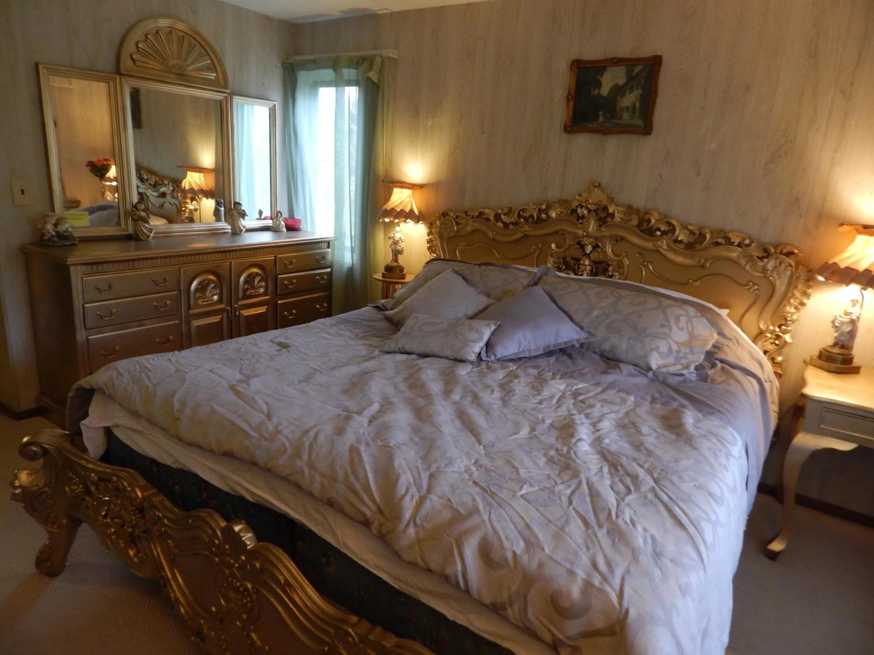 Bed in Fern Forest Getaway