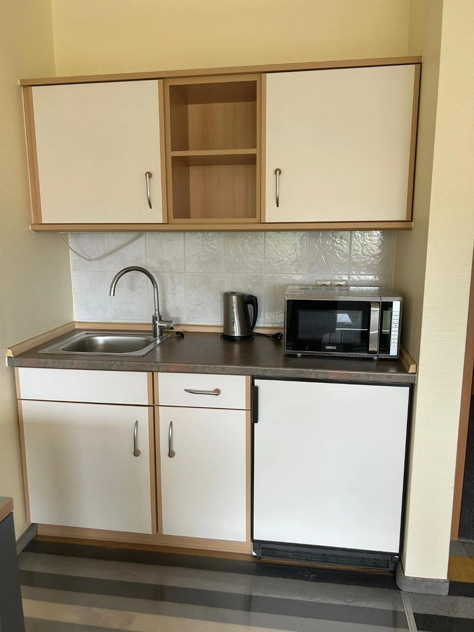 Kitchen or kitchenette in Globotel Hotel Garbsen