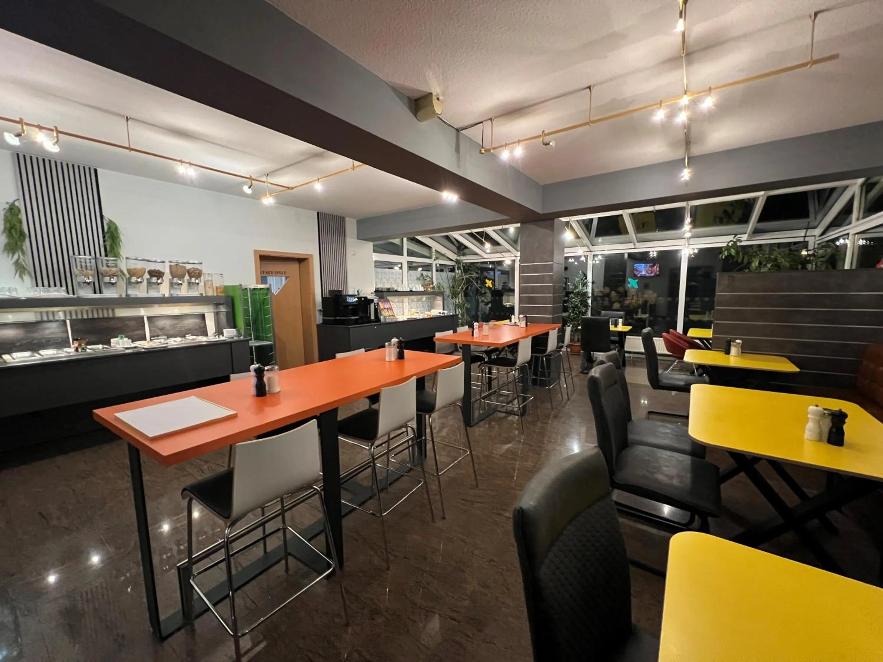 Restaurant/places to eat in Globotel Hotel Garbsen