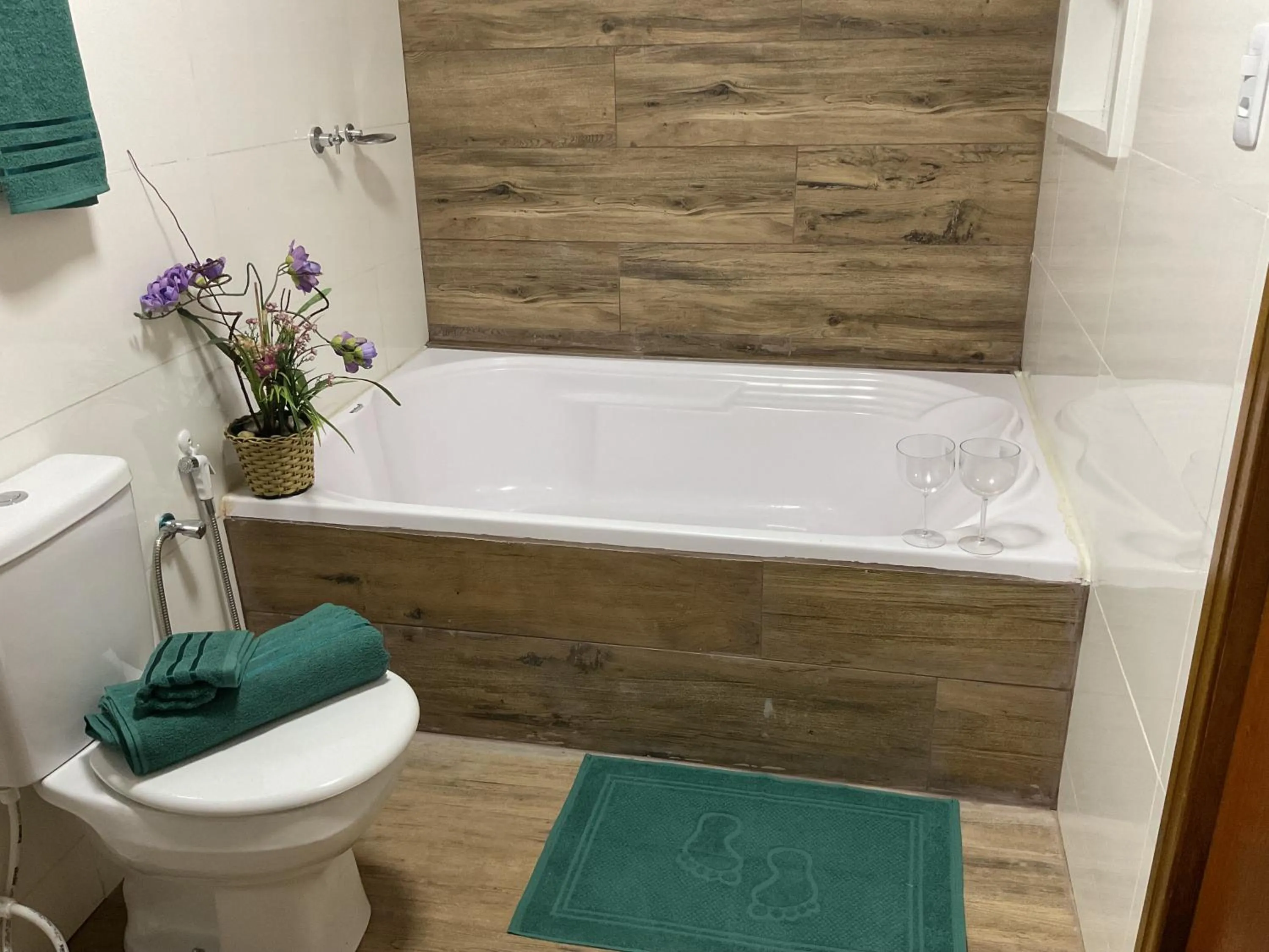 Bath in Pousada Alvorada Brotas - e agendamento das atividades turísticas