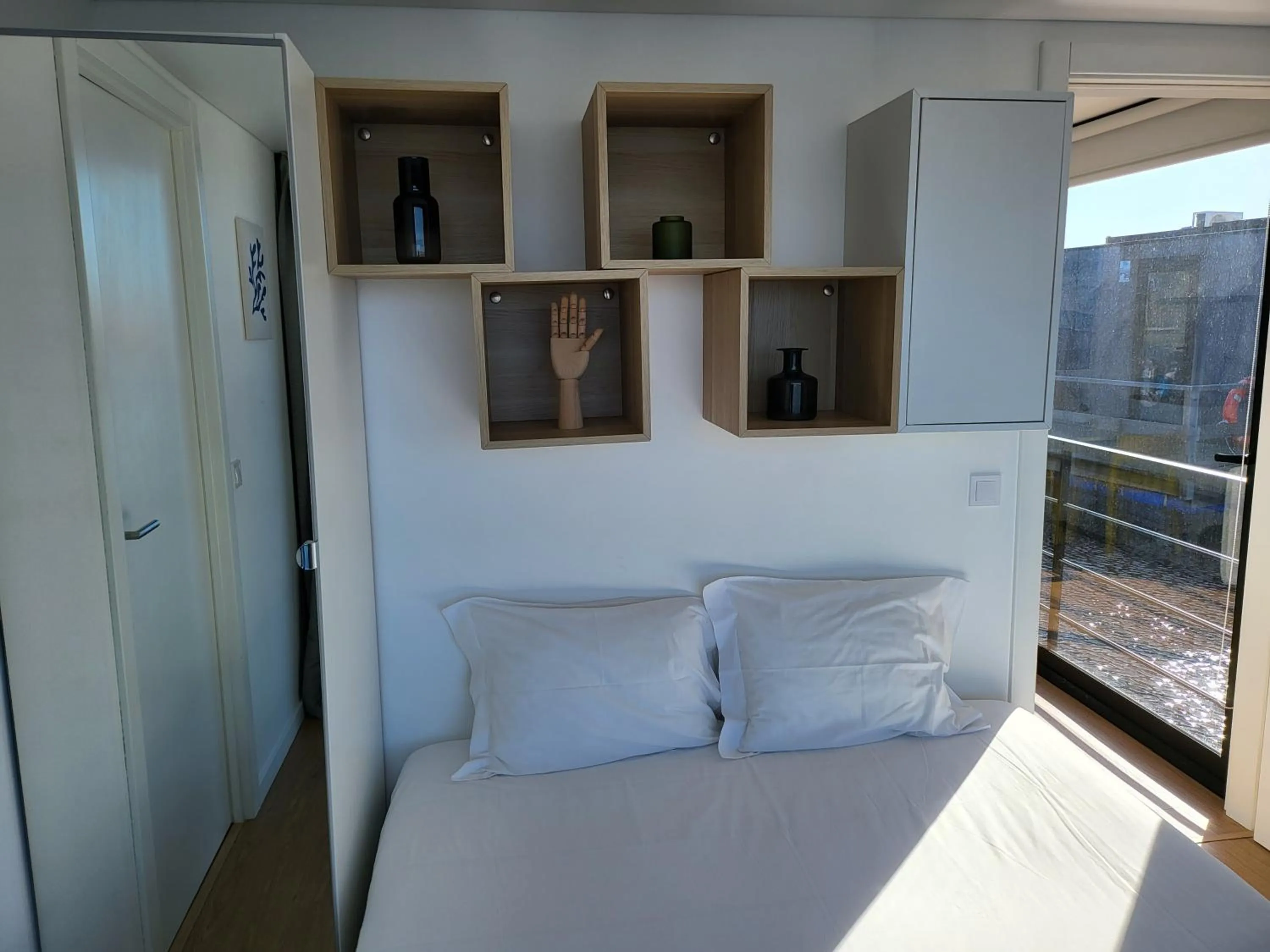 Decorative detail, Bed in Barcos Casa Aveiro