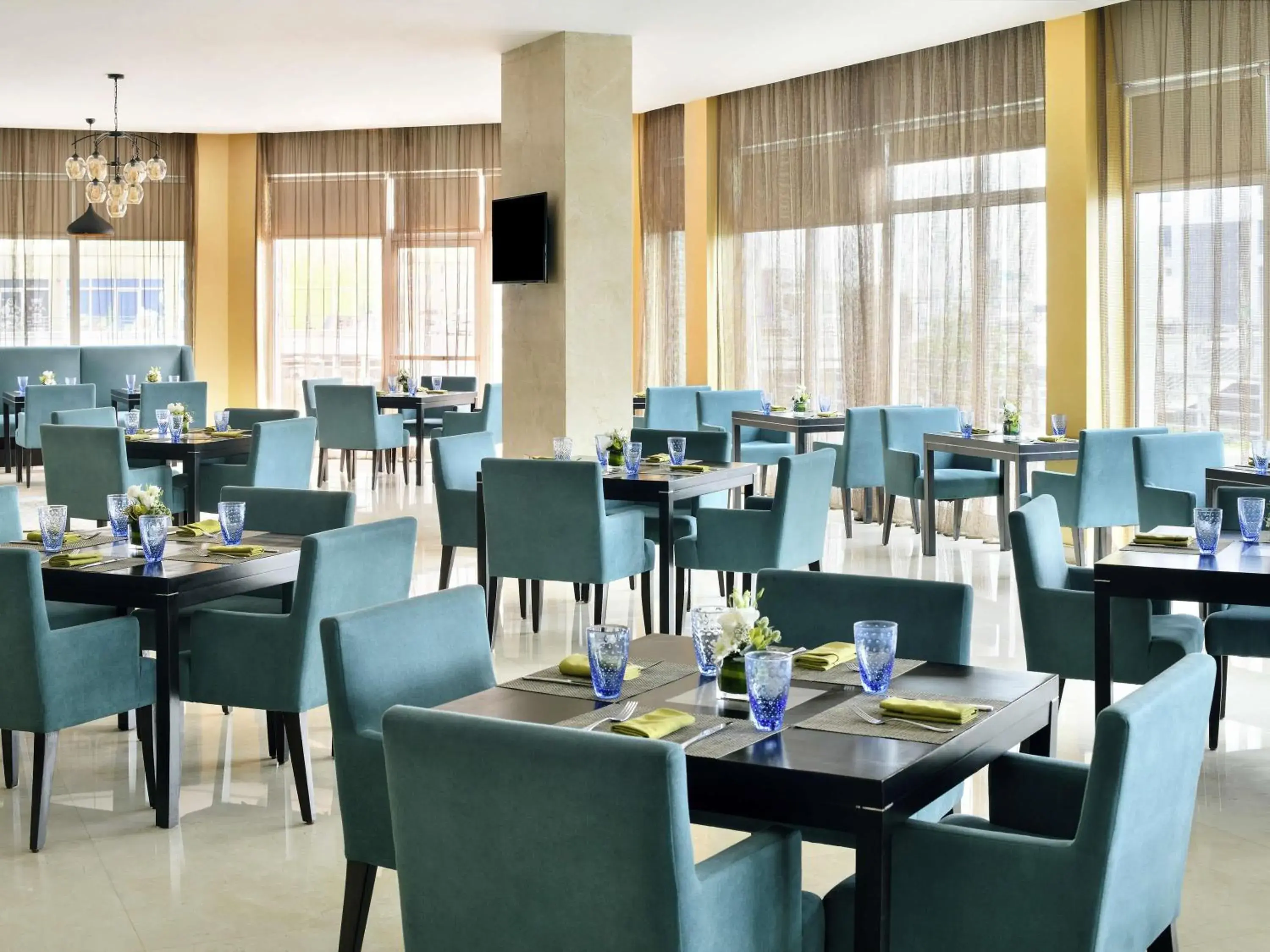 Restaurant/places to eat in Mövenpick Hotel Jumeirah Lakes Towers Dubai Restaurant/places to eat in Mövenpick Hotel Jumeirah Lakes Towers Dubai