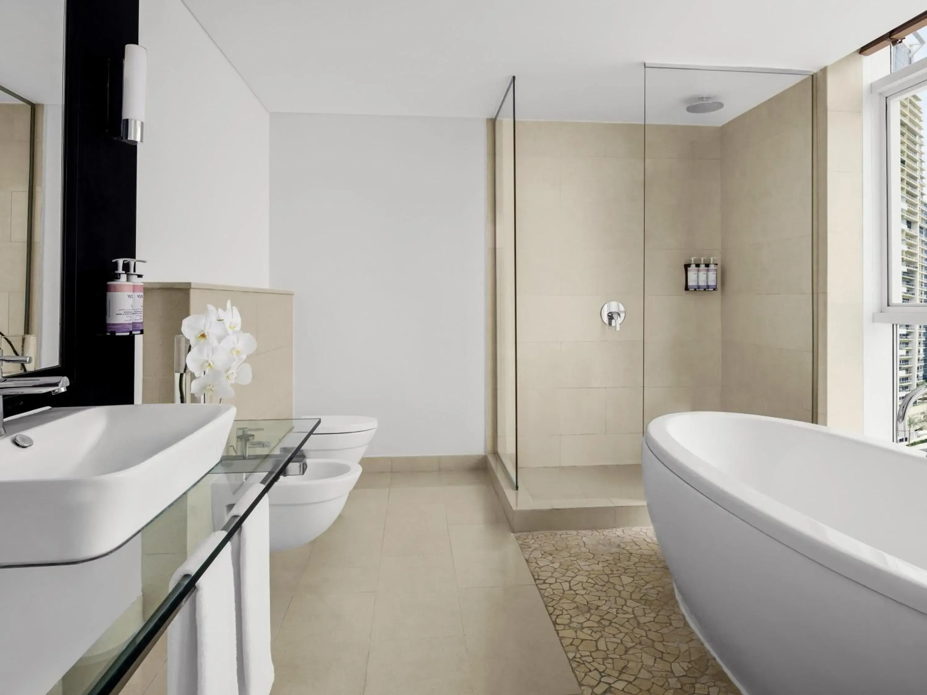 Bedroom in Mövenpick Hotel Jumeirah Lakes Towers Dubai Bedroom in Mövenpick Hotel Jumeirah Lakes Towers Dubai