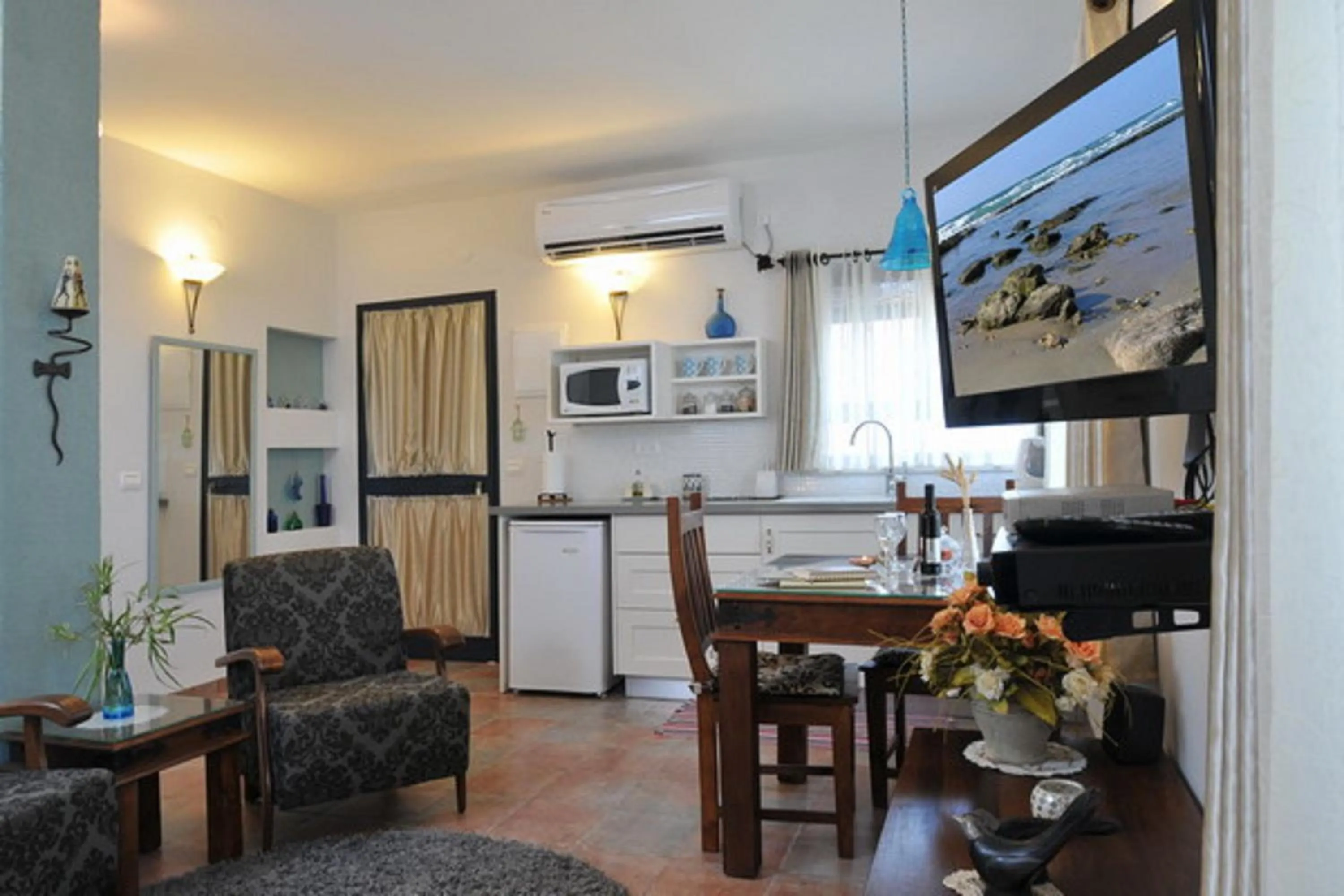 TV and multimedia, Kitchen/Kitchenette in Miki's Rosh Pinna